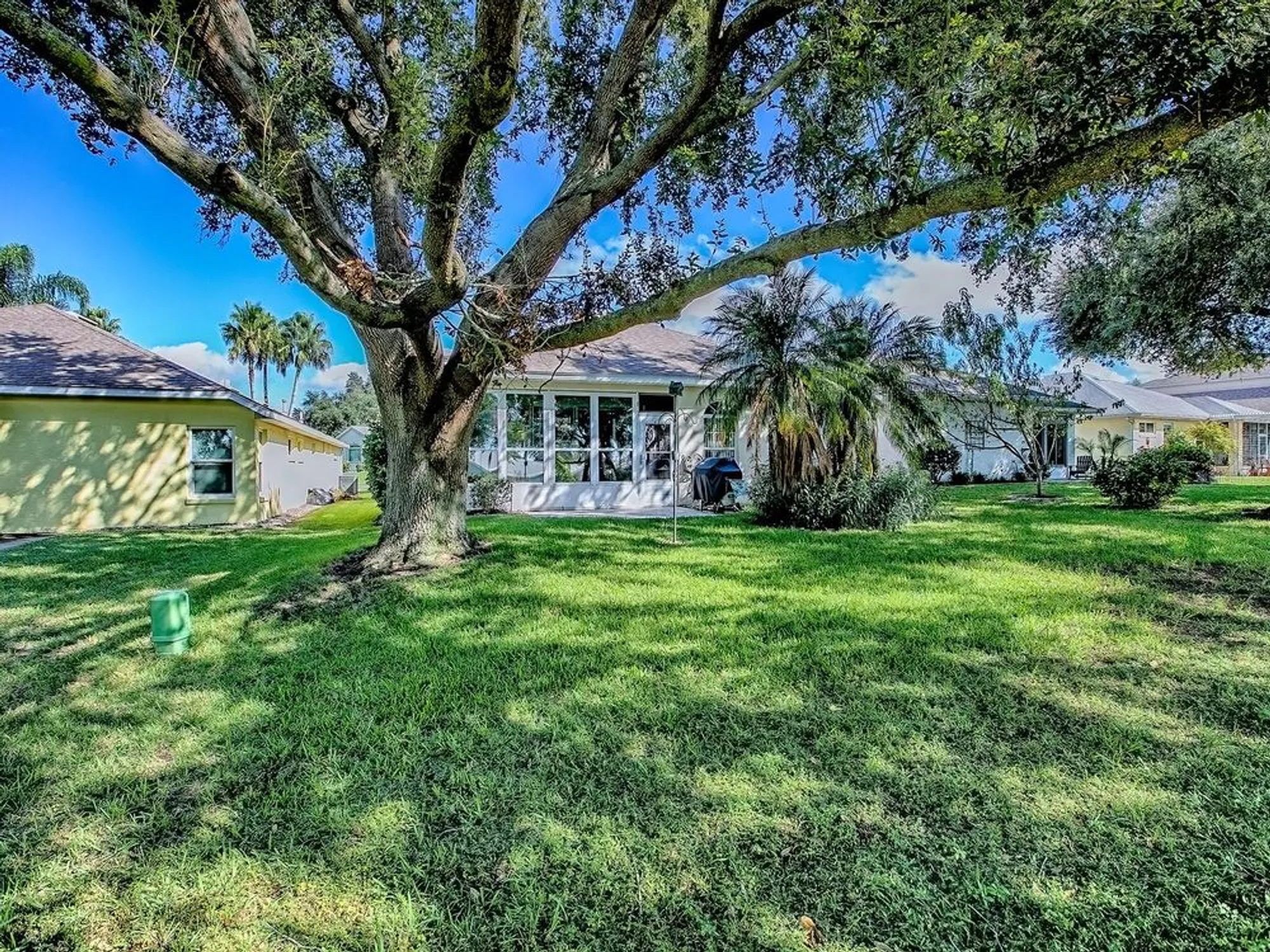Property Slideshow image 38 of 41 | 3592 tropical seas loop, Tavares, FL, 32778