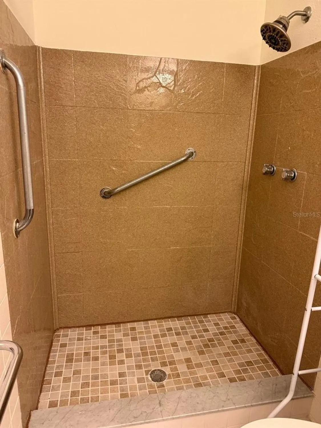 Property Slideshow image 22 of 31 | 2426 persian dr apt 38, Clearwater, FL, 33763