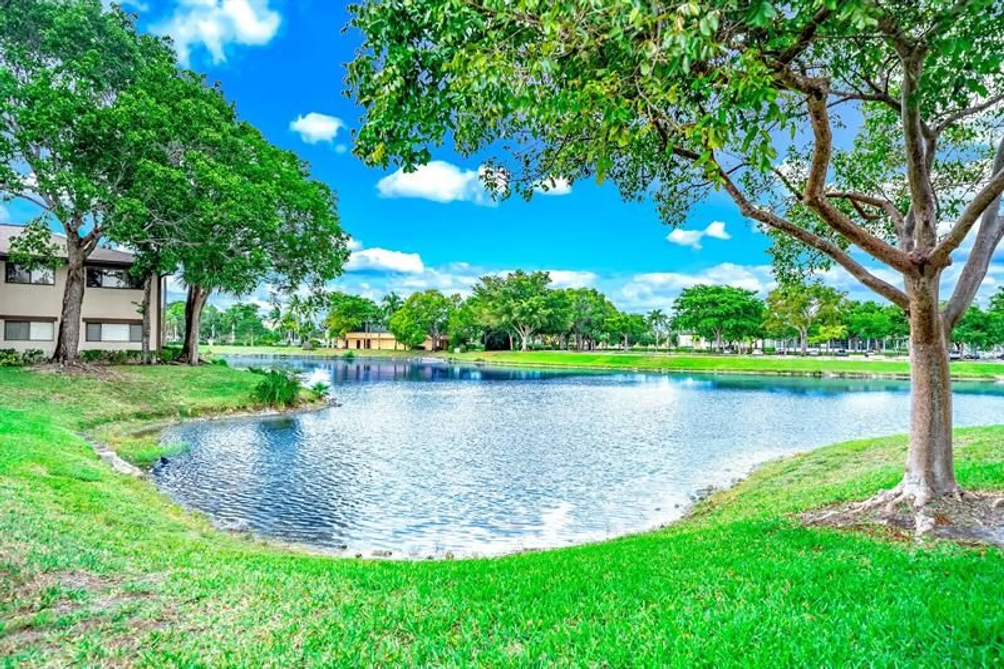 Property Slideshow image 27 of 30 | 9933 n belfort cir 201, Tamarac, FL, 33321