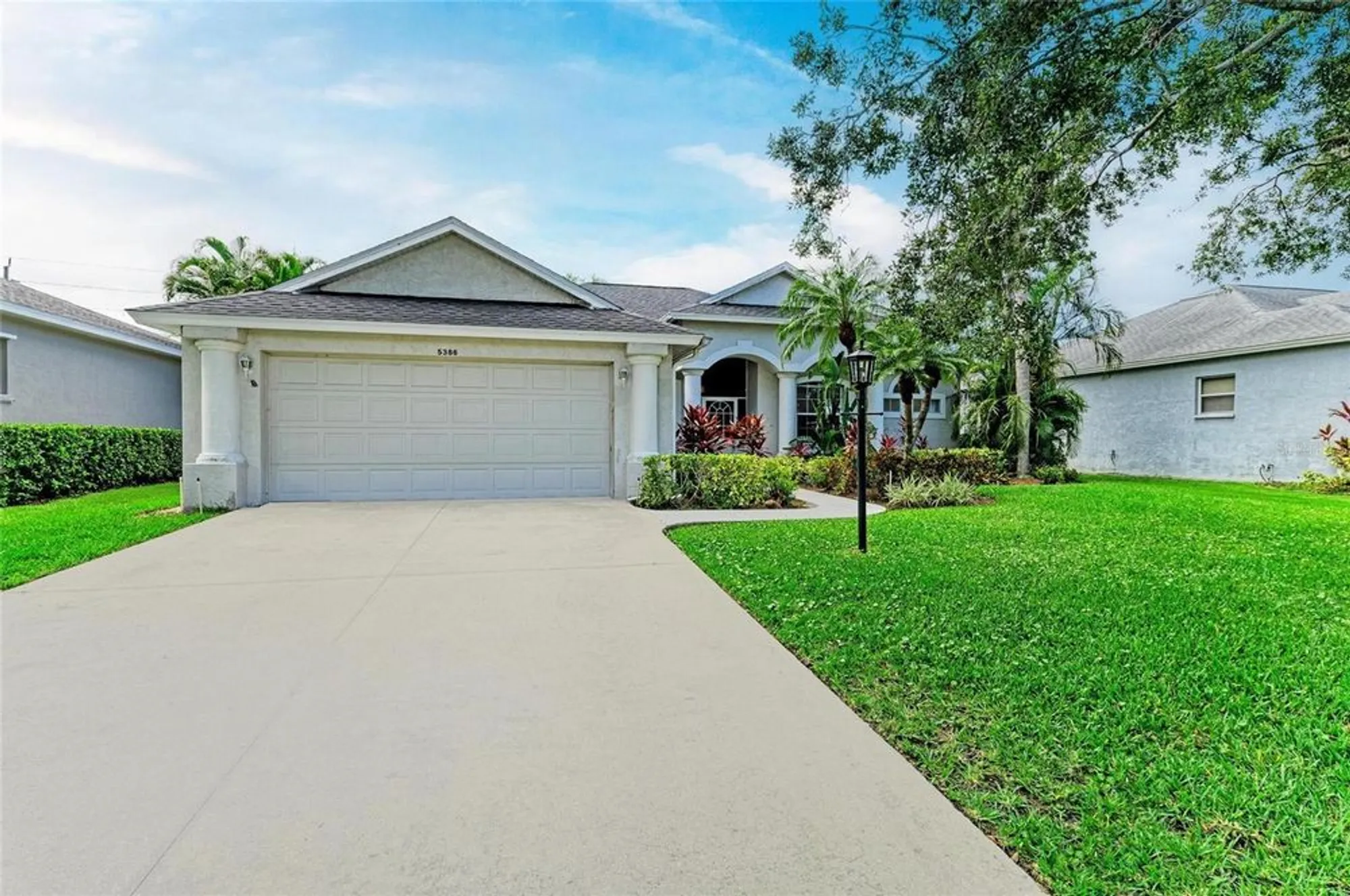 Property Slideshow image 2 of 51 | 5386 creekside trl, Sarasota, FL, 34243