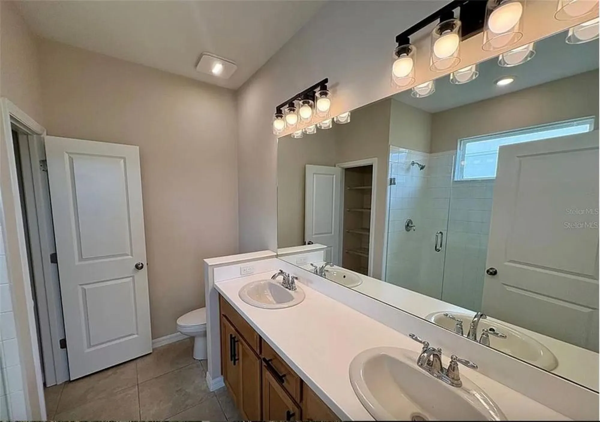 Property Slideshow image 21 of 27 | 16439 paynes mill dr, Bradenton, FL, 34211