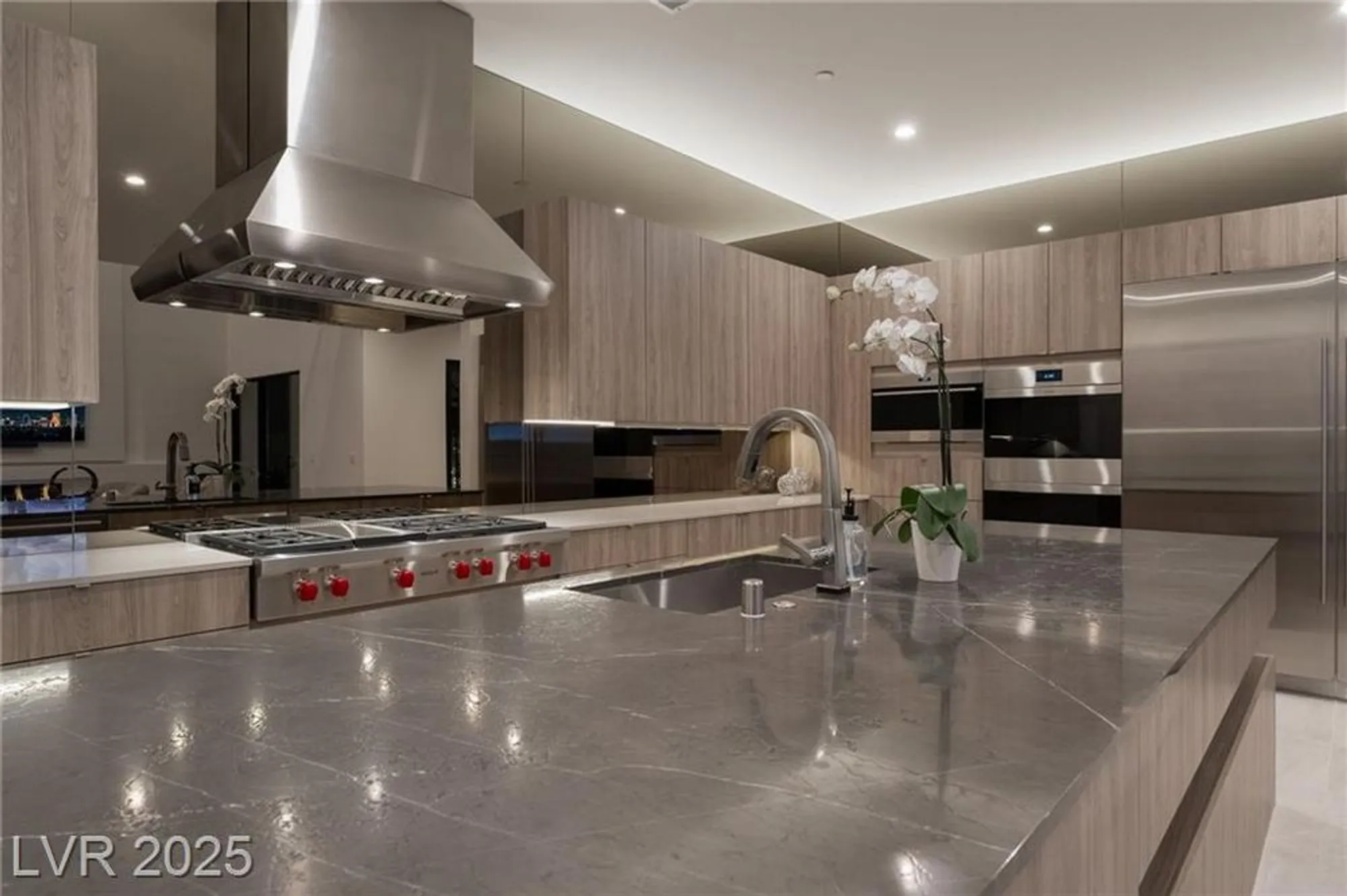 Property Slideshow image 54 of 67 | 33 falling ridge ln, Henderson, NV, 89011