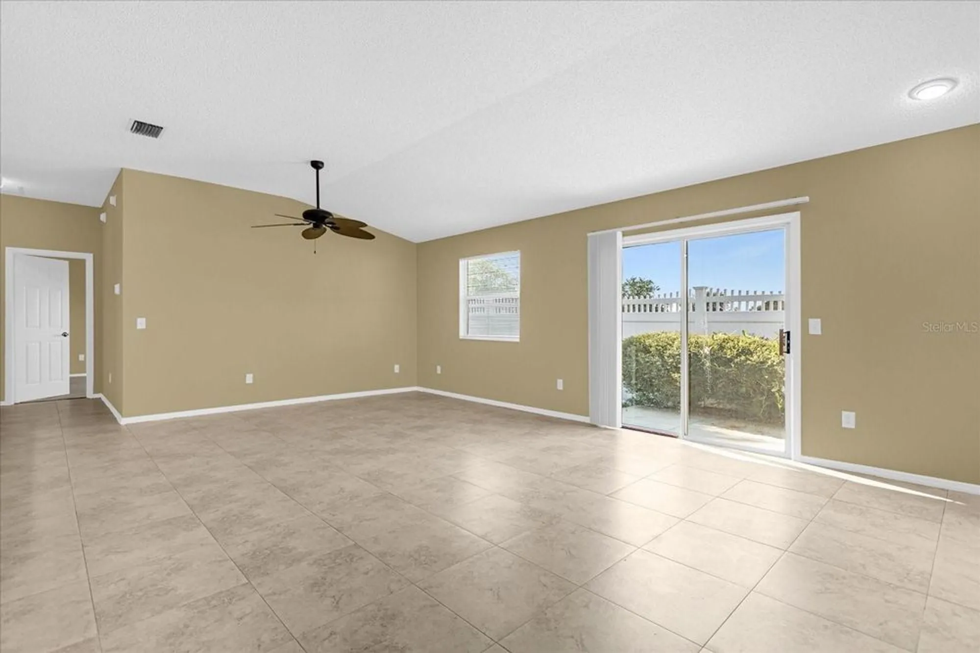 Property Slideshow image 4 of 21 | 675 kendall ct, The Villages, FL, 32162