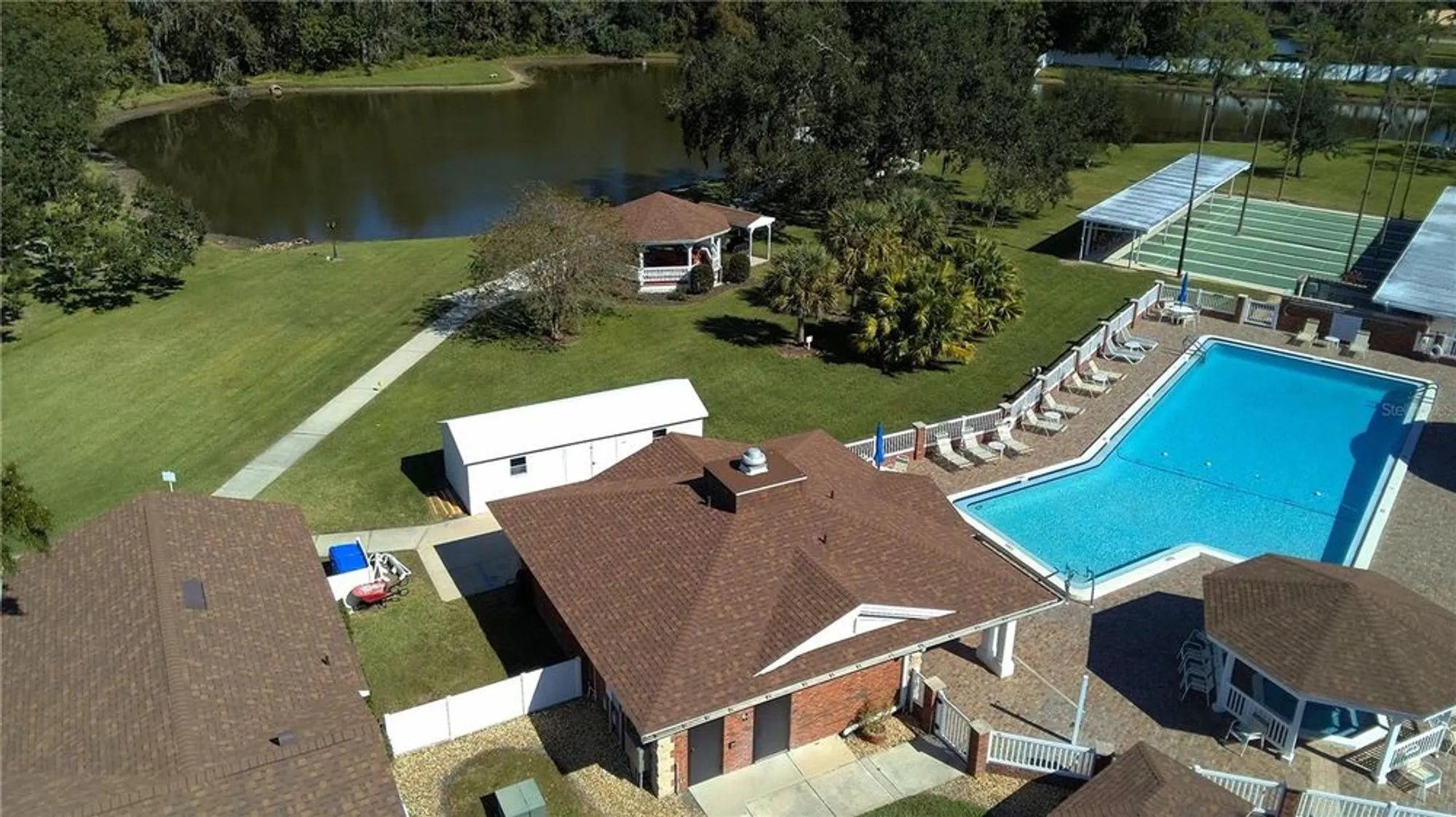 Property Slideshow image 35 of 48 | 4816 goldenview ln, Lakeland, FL, 33811