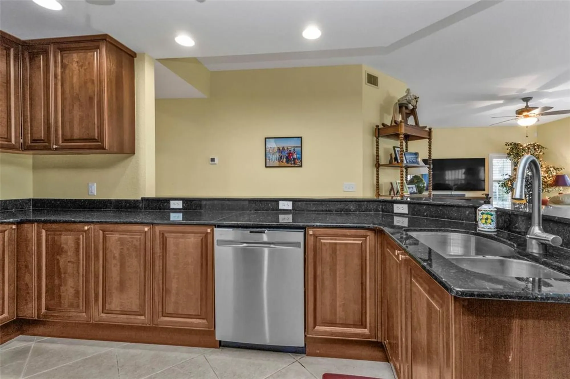 Property Slideshow image 5 of 57 | 3112 club dr 124, Port Charlotte, FL, 33953