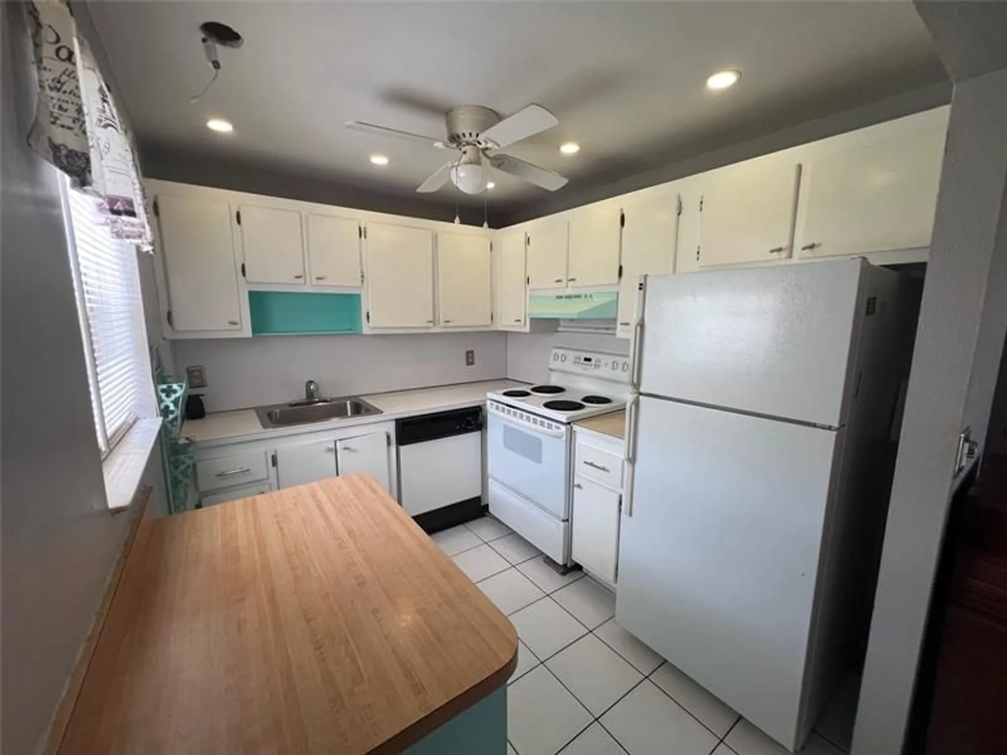 Property Slideshow image 6 of 30 | 161 brittany d # 161, Delray Beach, FL, 33446