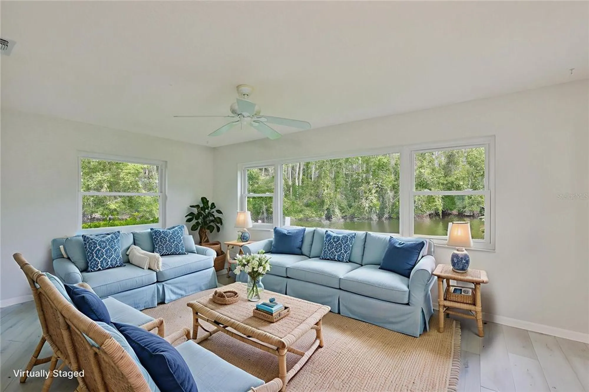 Property Slideshow image 7 of 45 | 2026 hawkhurst cir, Sun City Center, FL, 33573