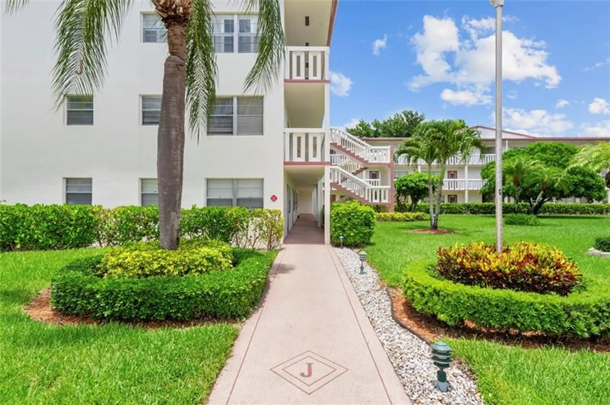 Property Slideshow image 8 of 26 | 410 fanshaw j # 410, Boca Raton, FL, 33434