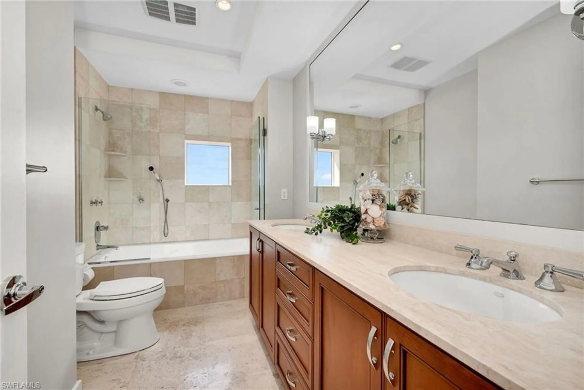 Property Slideshow image 21 of 37 | 4731 bonita bay blvd unit 1704, Bonita Springs, FL, 34134