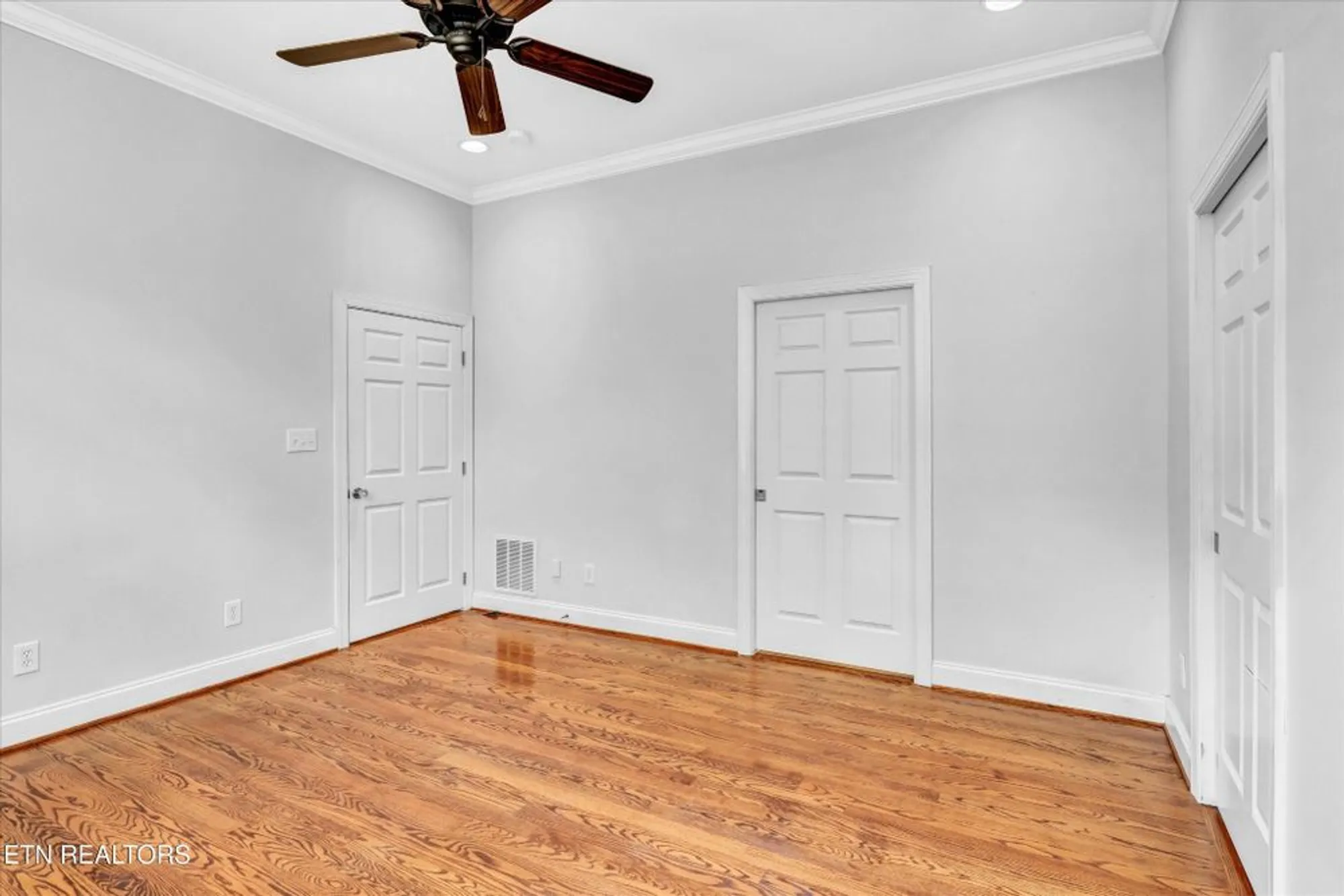 Property Slideshow image 10 of 25 | 140 ootsima way, Loudon, TN, 37774