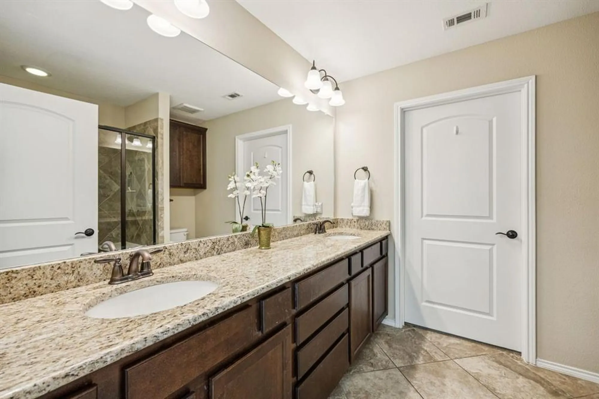 Property Slideshow image 16 of 27 | 7673 gulf breeze ln, Frisco, TX, 75036