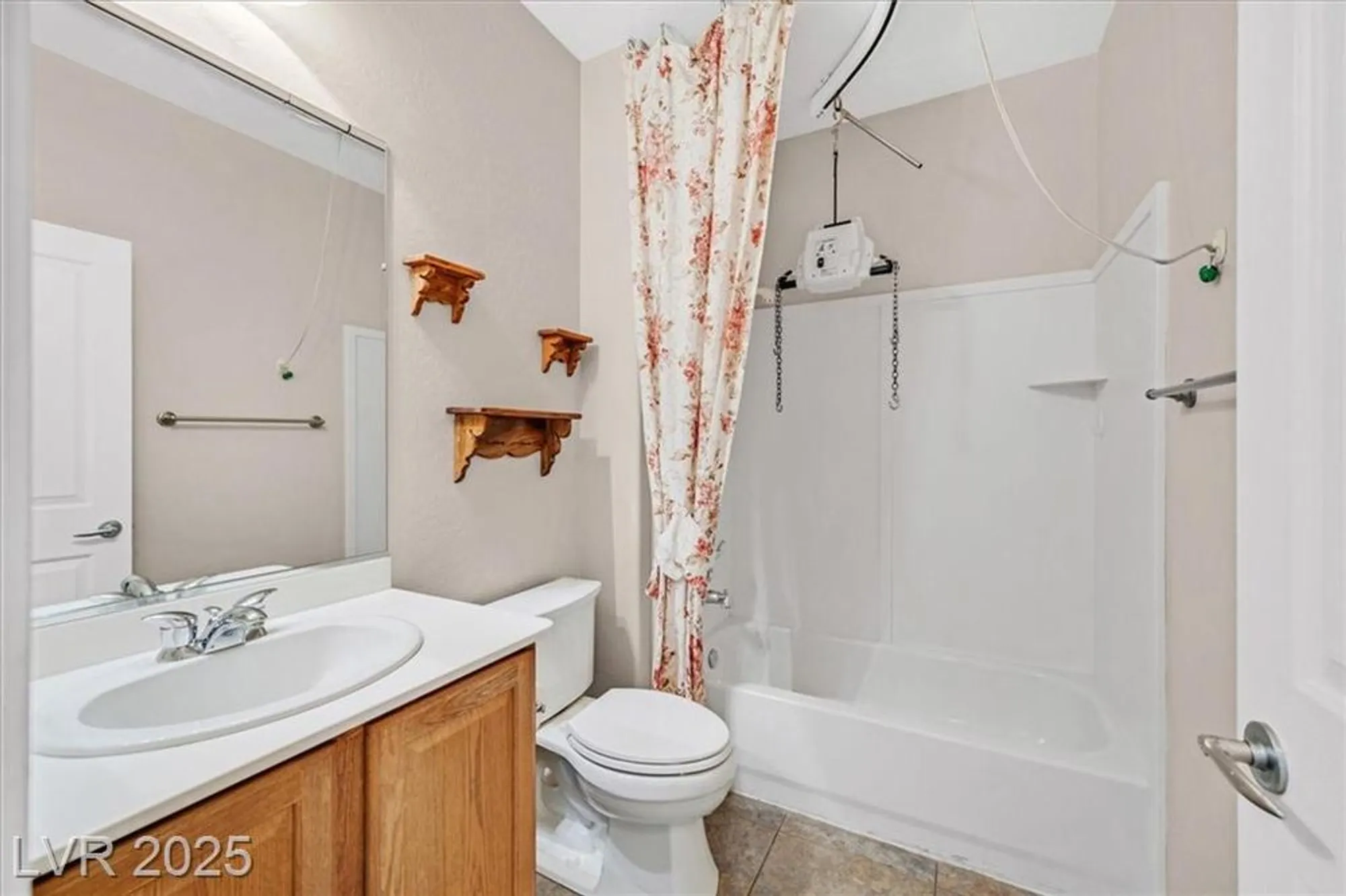 Property Slideshow image 20 of 32 | 2251 bildad dr, Henderson, NV, 89044