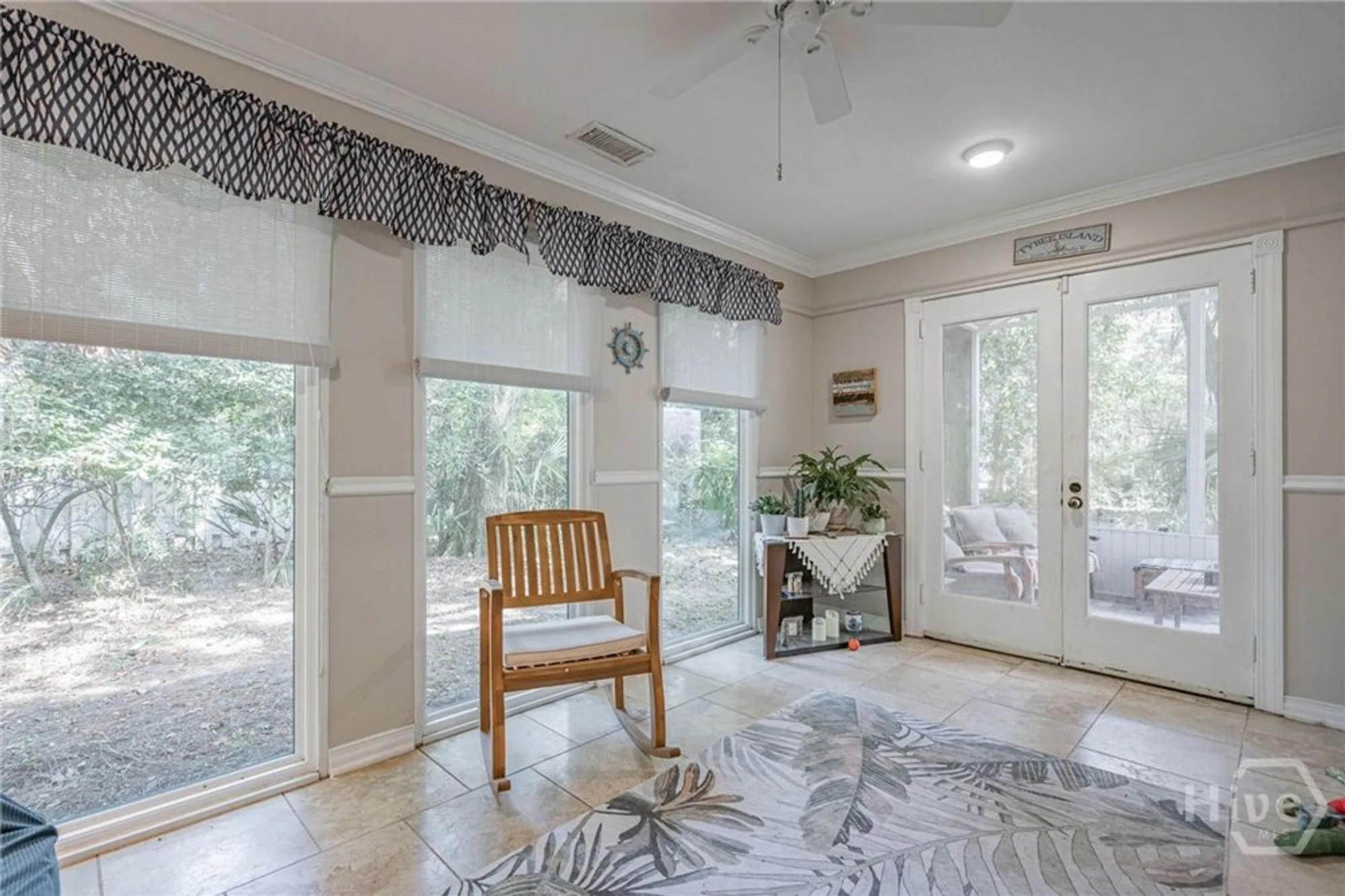 Property Slideshow image 9 of 38 | 4 tomochichi ln, Savannah, GA, 31411