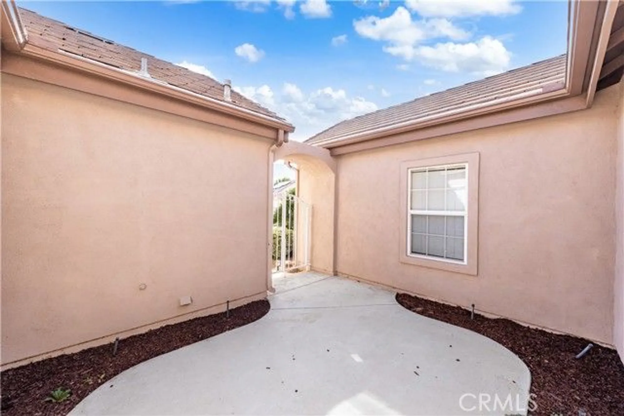 Property Slideshow image 6 of 60 | 19598 rolling green dr, Apple Valley, CA, 92308