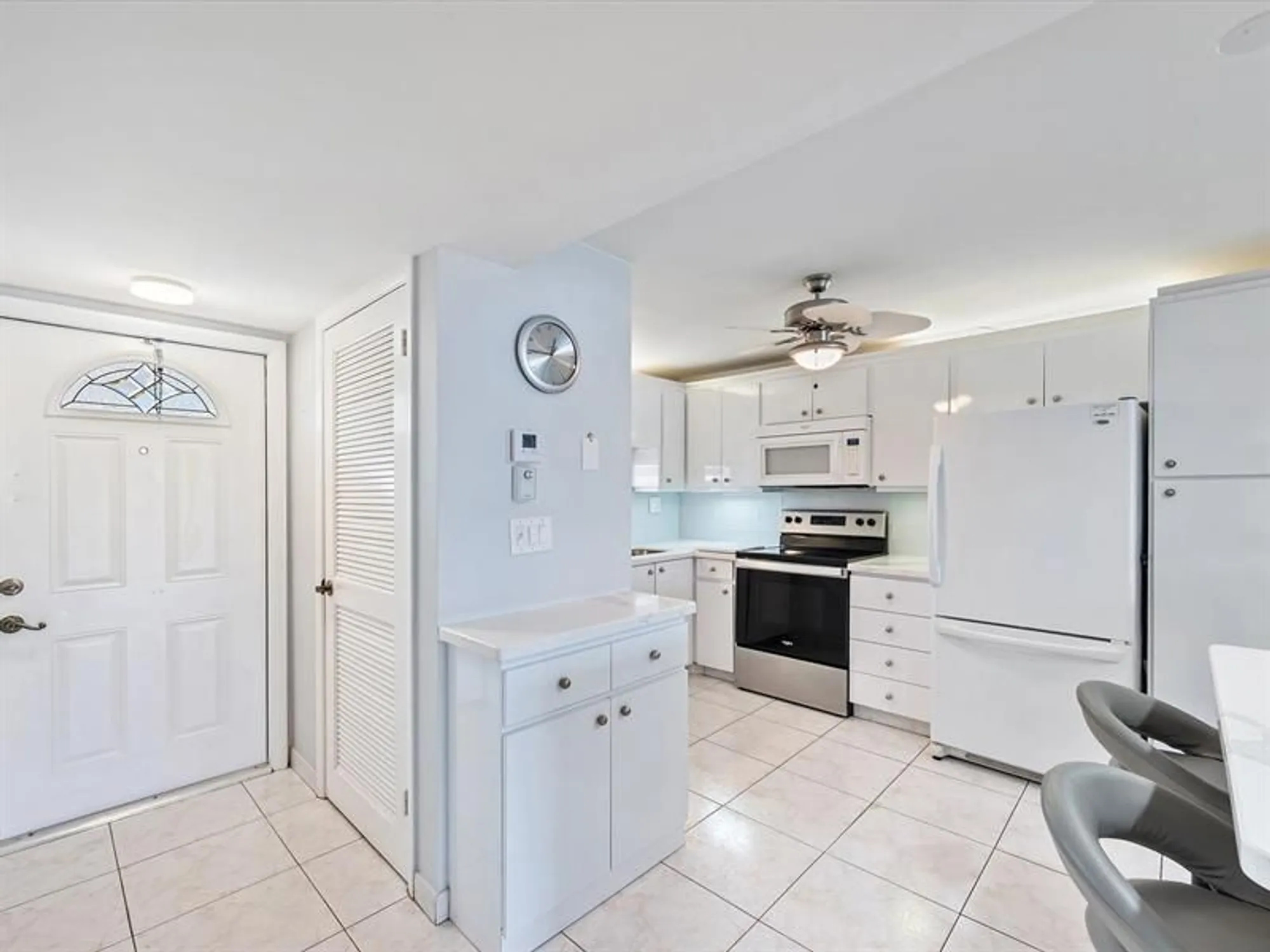 Property Slideshow image 9 of 42 | 9423 s hollybrook lake dr 309, Pembroke Pines, FL, 33025