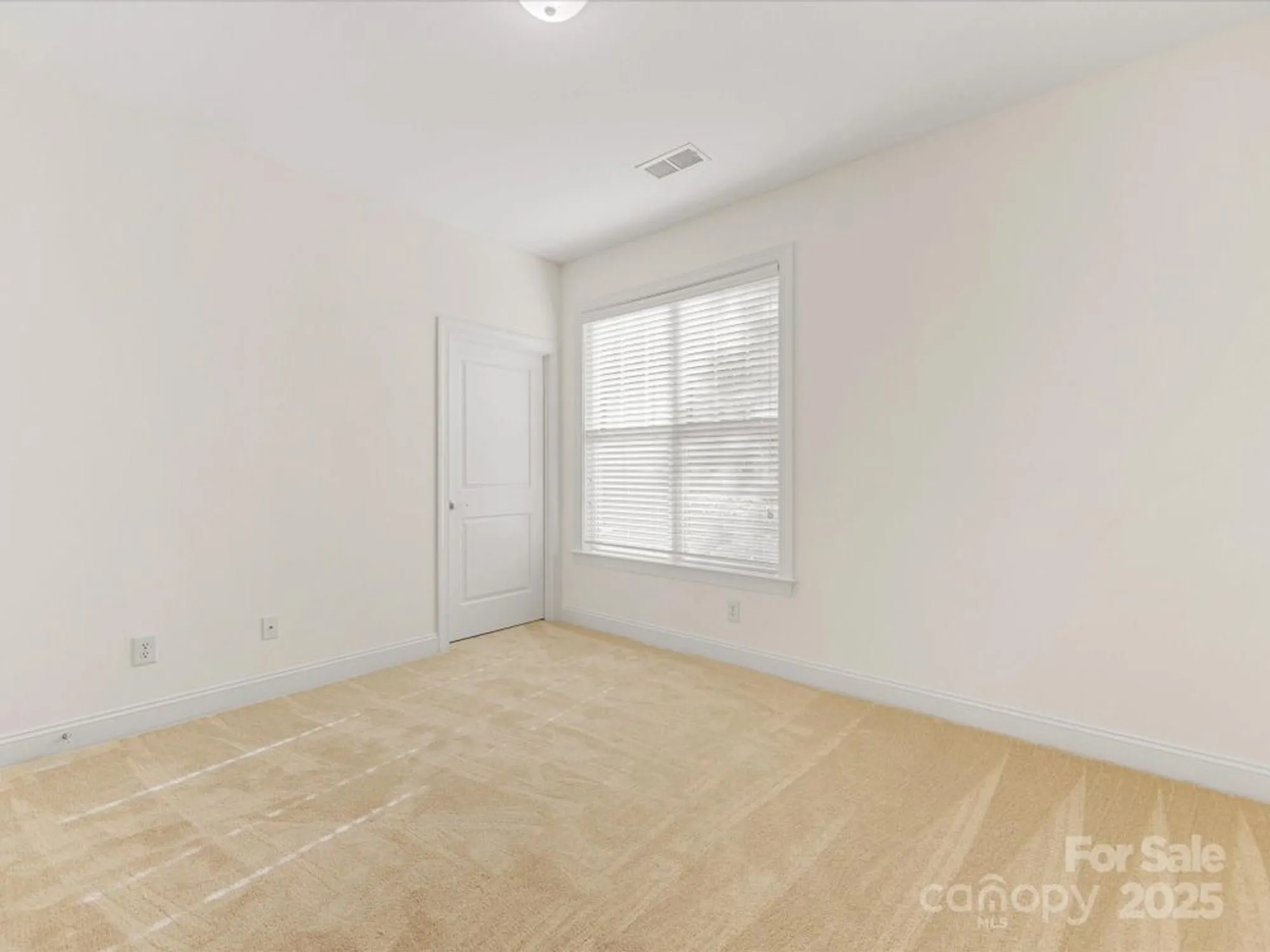 Property Slideshow image 32 of 47 | 2963 bellasera way, Matthews, NC, 28105