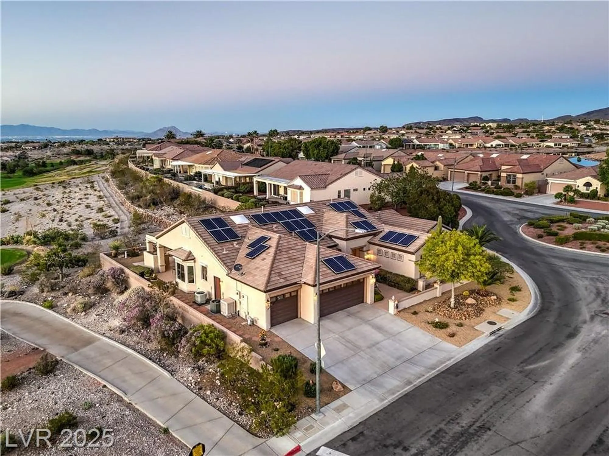 Property Slideshow image 24 of 48 | 2760 olivia heights ave, Henderson, NV, 89052