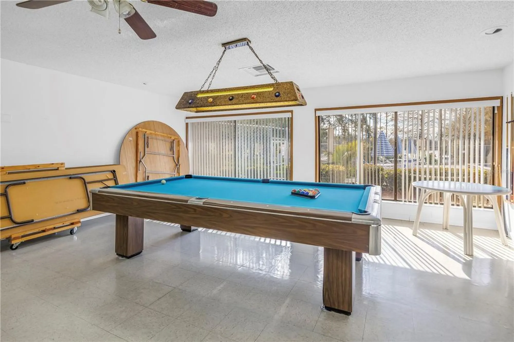 Property Slideshow image 22 of 28 | 2541 laurelwood dr # 8c, Clearwater, FL, 33763