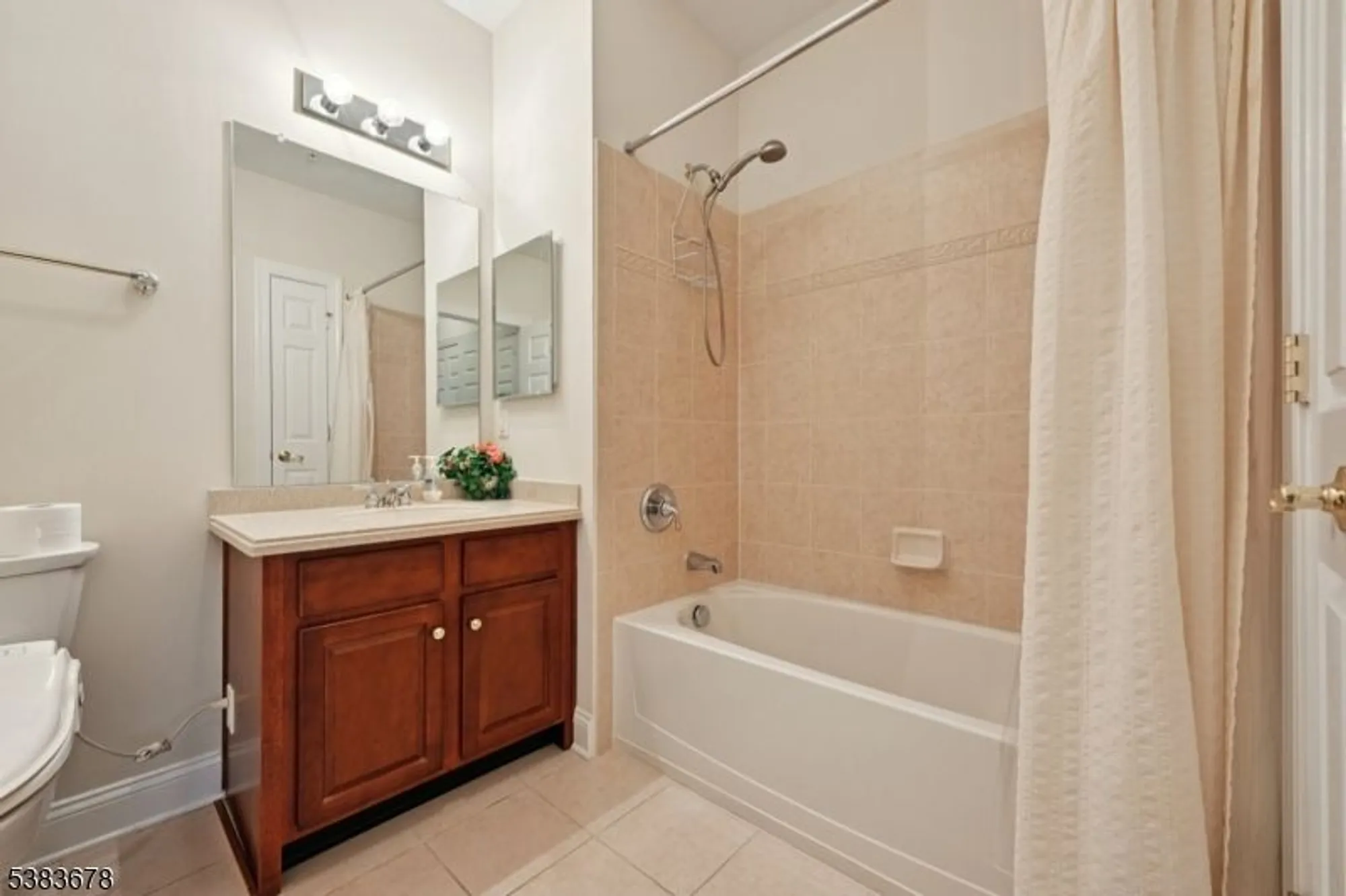 Property Slideshow image 16 of 26 | 252 victoria dr, Bridgewater, NJ, 08807