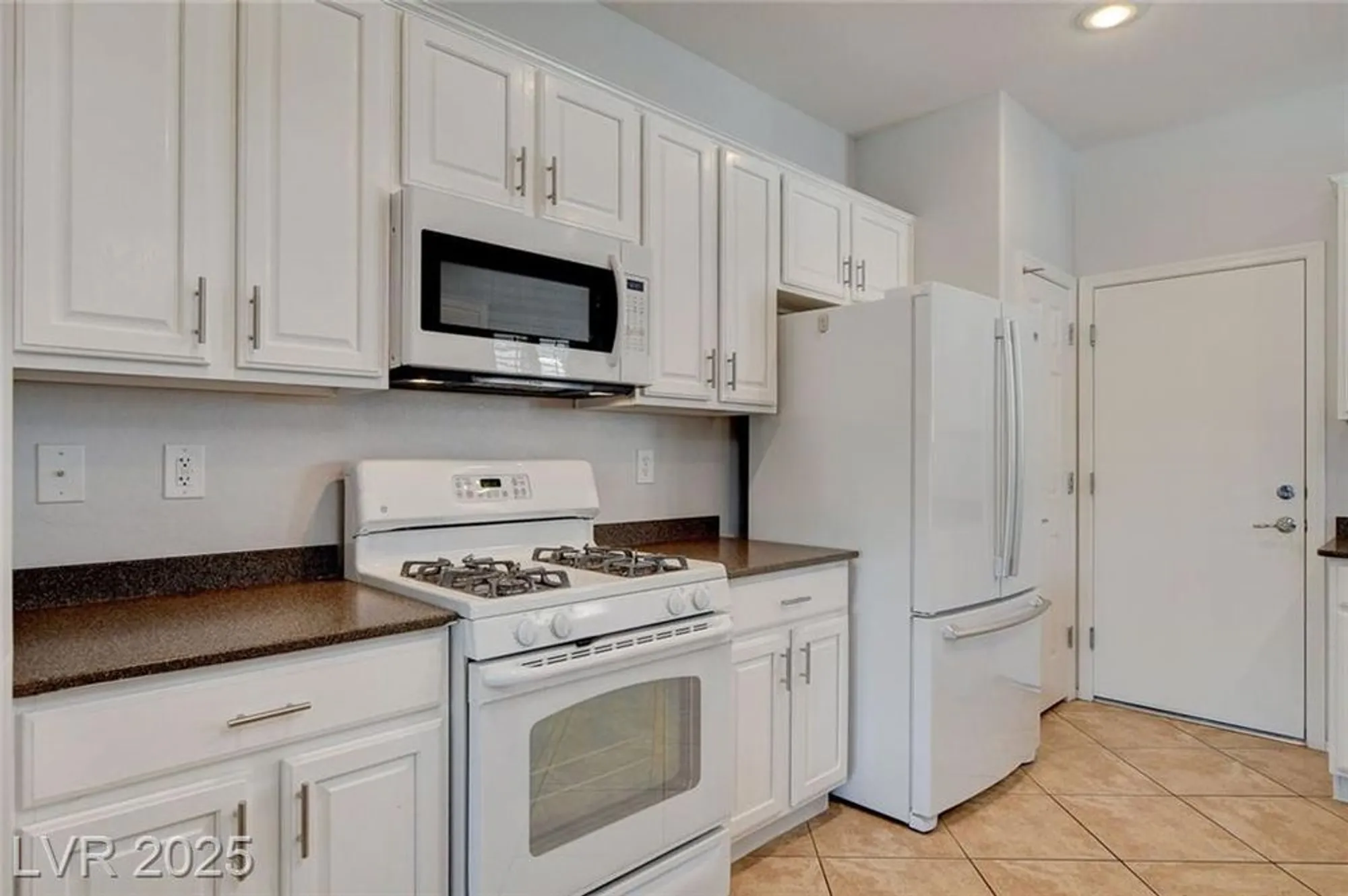 Property Slideshow image 16 of 72 | 2576 binary stars st, Henderson, NV, 89044