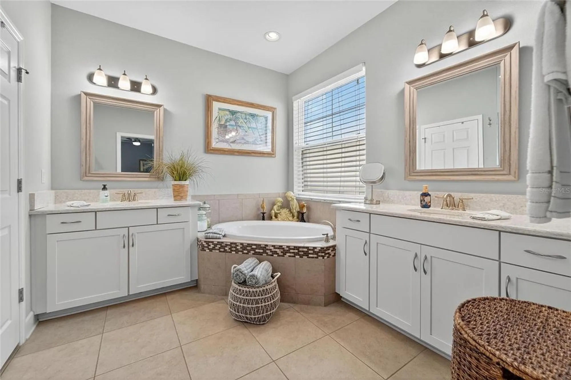 Property Slideshow image 33 of 82 | 5227 admiral pointe dr, Apollo Beach, FL, 33572