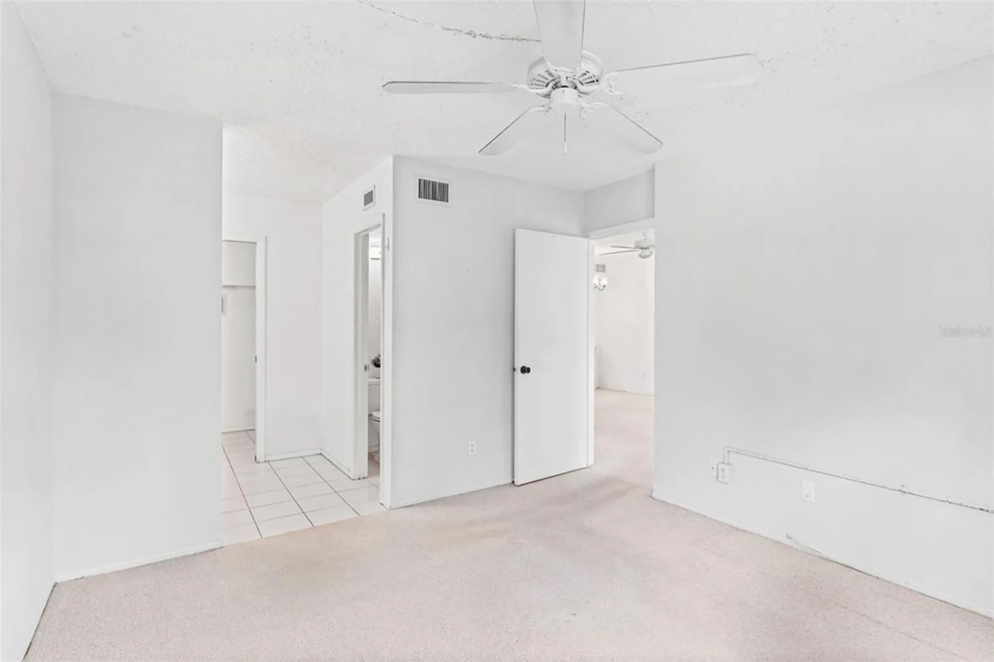 Property Slideshow image 12 of 40 | 14130 rosemary ln apt 5114, Largo, FL, 33774