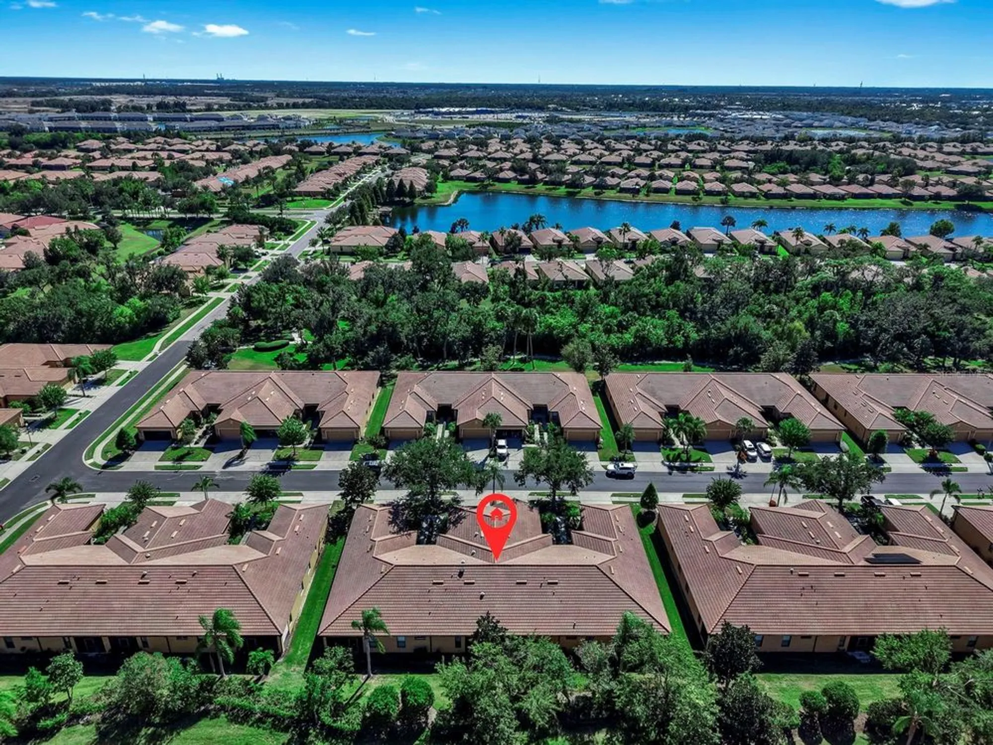 Property Slideshow image 4 of 41 | 313 seneca falls dr, Apollo Beach, FL, 33572