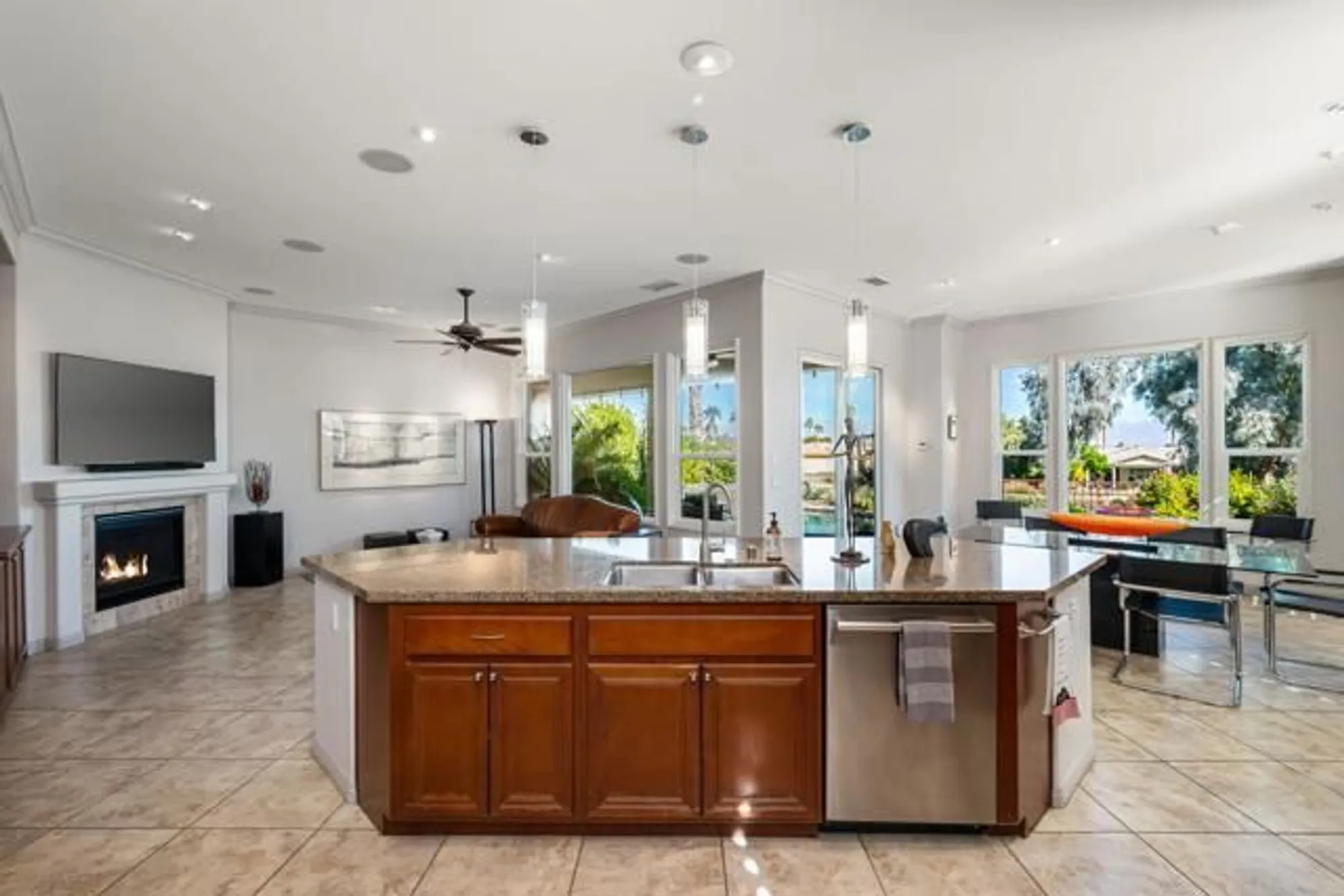 Property Slideshow image 21 of 42 | 61318 sapphire ln, La Quinta, CA, 92253