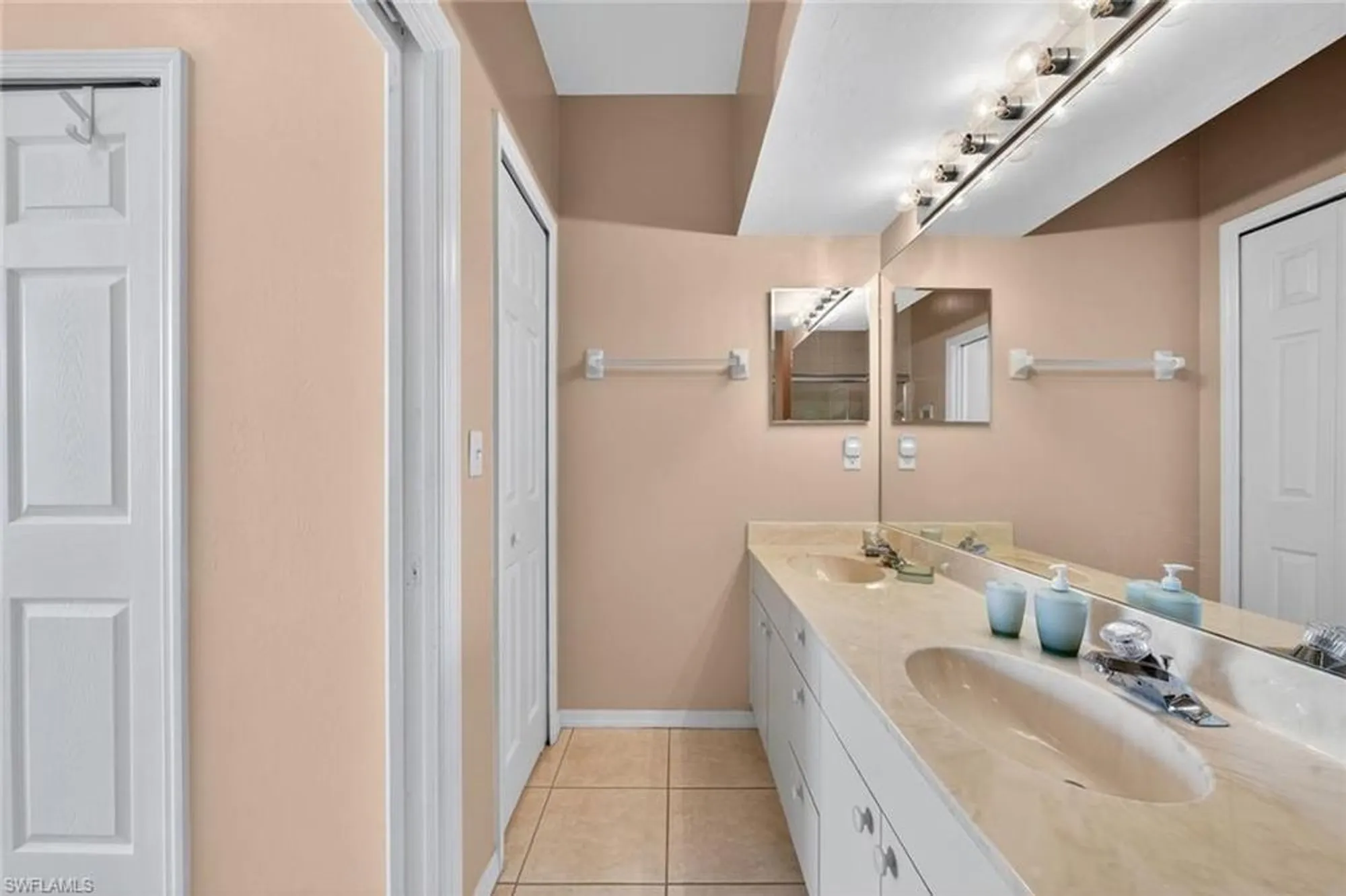 Property Slideshow image 5 of 48 | 3471 pointe creek ct 204, Bonita Springs, FL, 34134