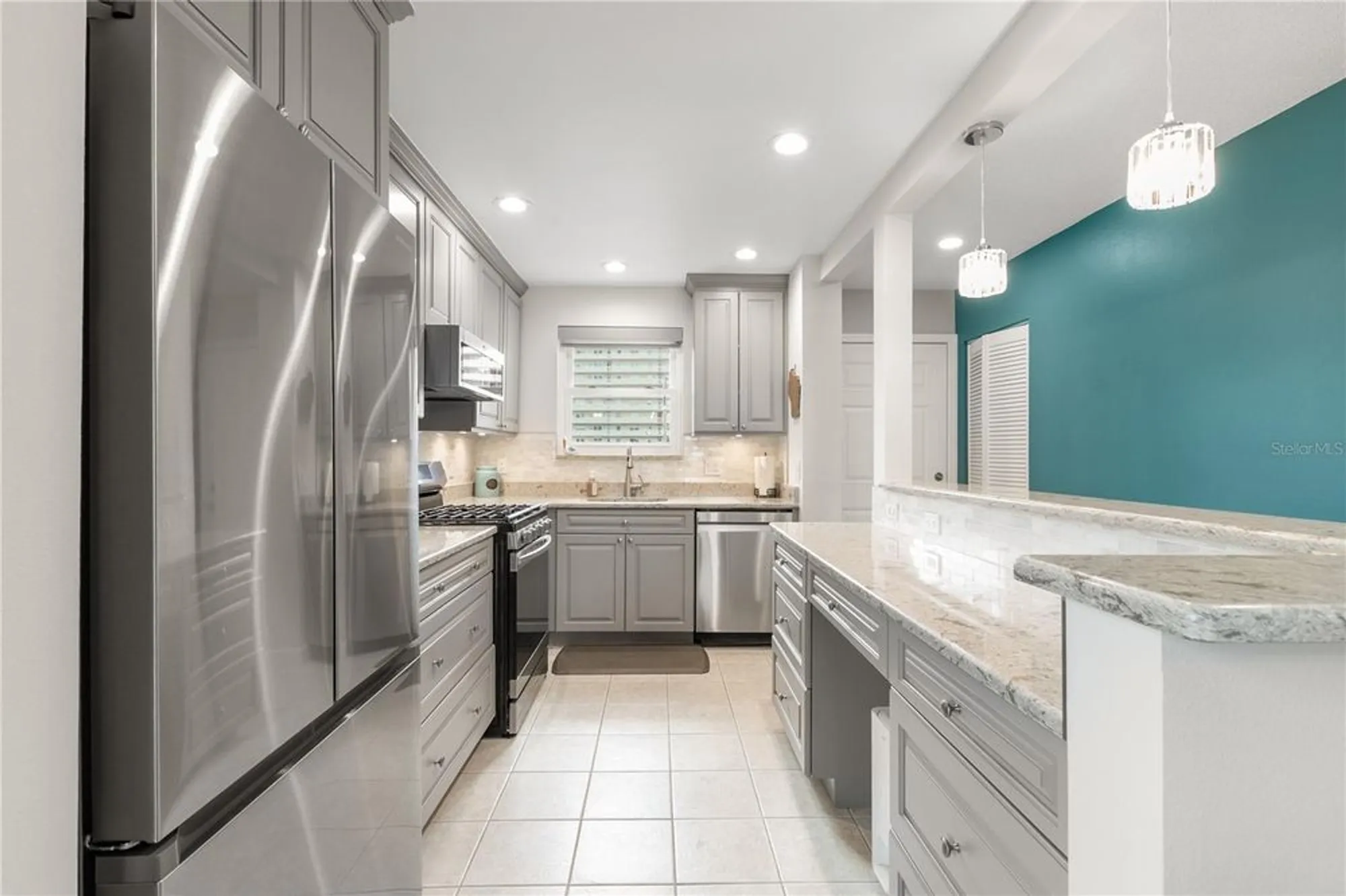 Property Slideshow image 4 of 39 | 5925 shore blvd 215, Gulfport, FL, 33707