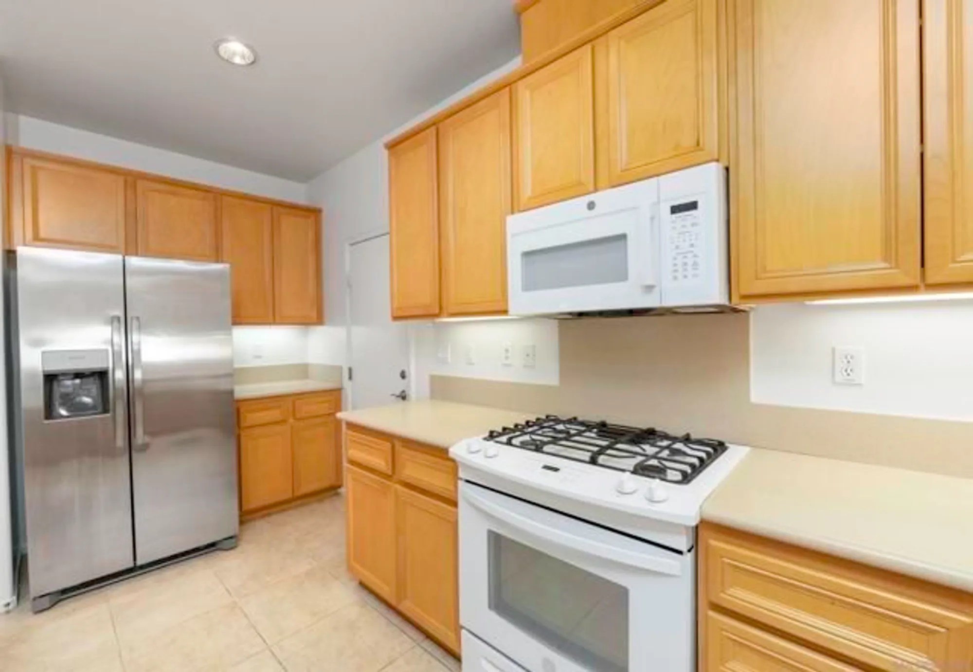 Property Slideshow image 6 of 47 | 1645 beaver crk a, Beaumont, CA, 92223