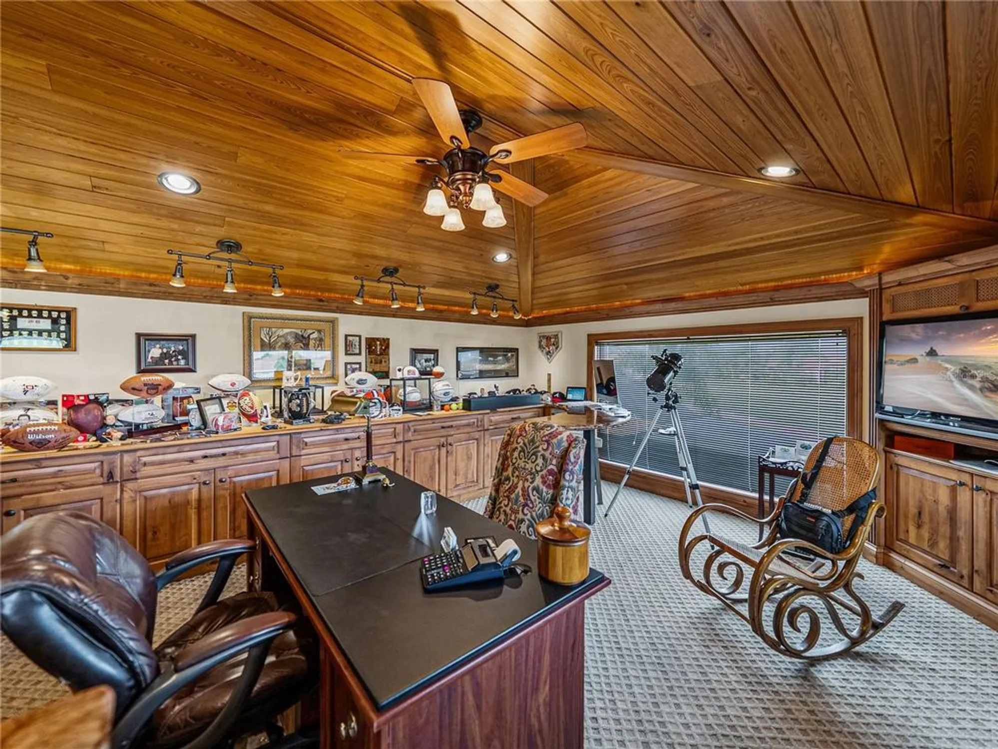 Property Slideshow image 46 of 100 | 4276 dunmore dr, Lake Wales, FL, 33859