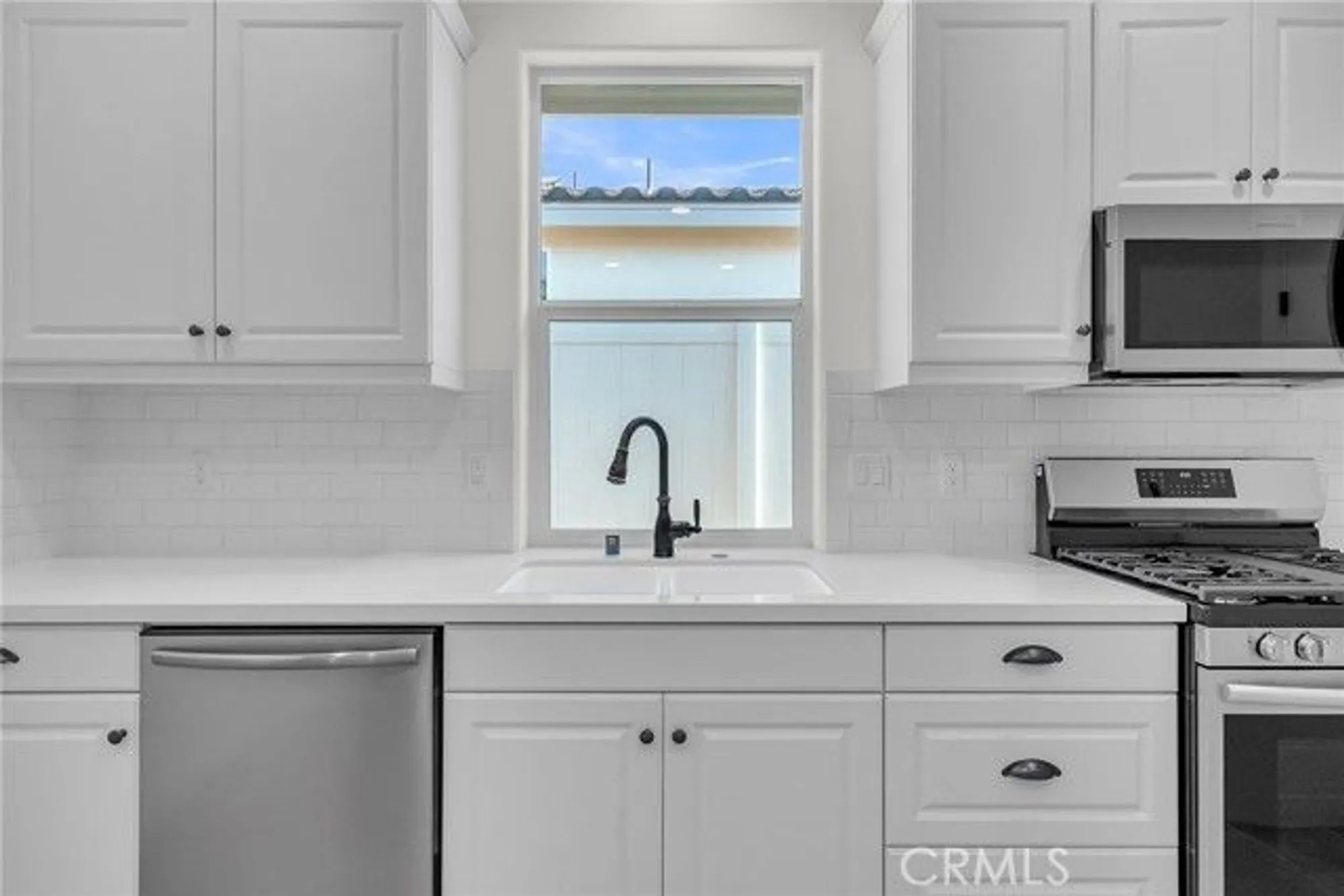 Property Slideshow image 8 of 35 | 7420 desert sky dr, Yucca Valley, CA, 92284