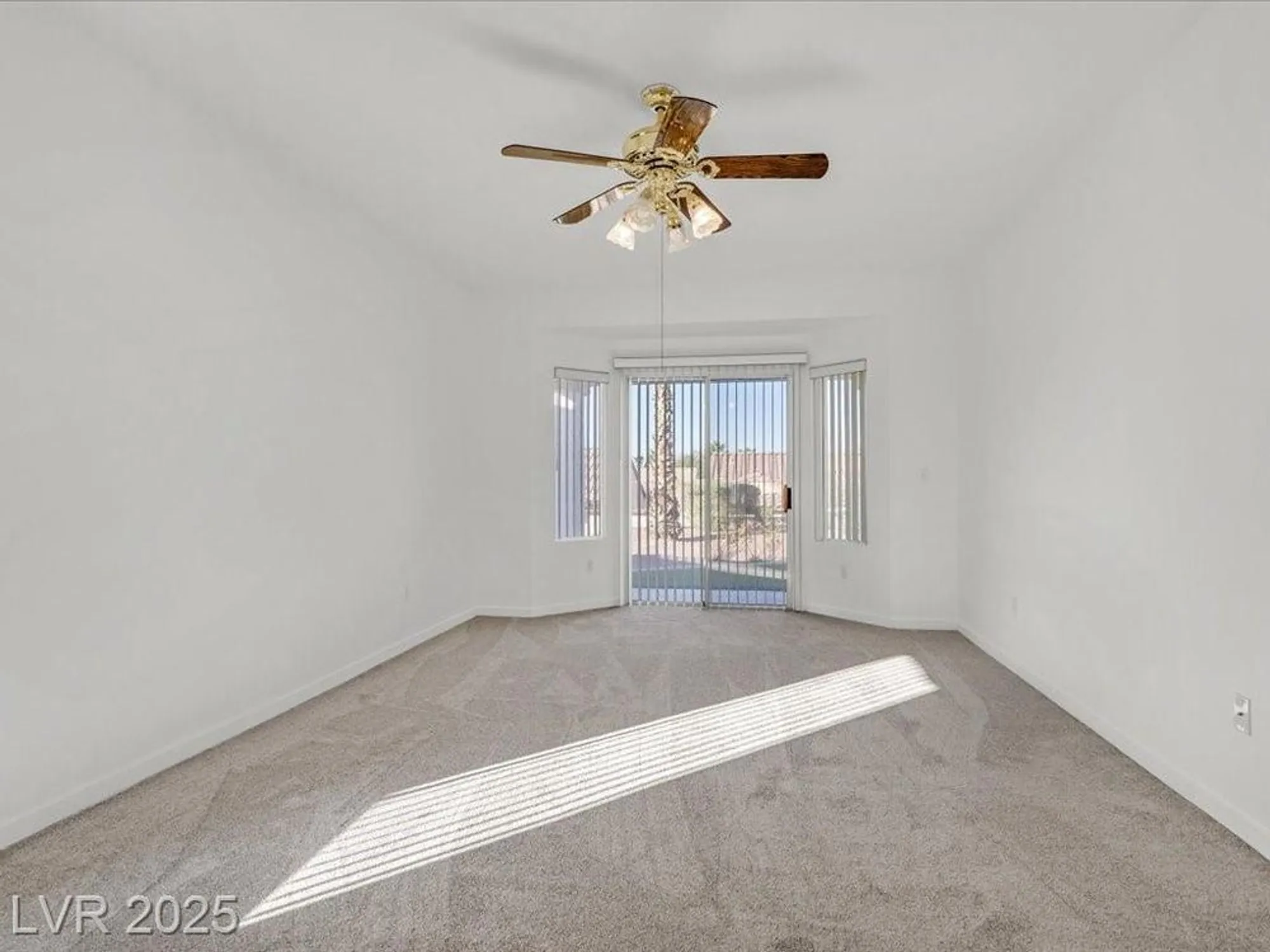 Property Slideshow image 12 of 37 | 2582 hayesville ave, Henderson, NV, 89052