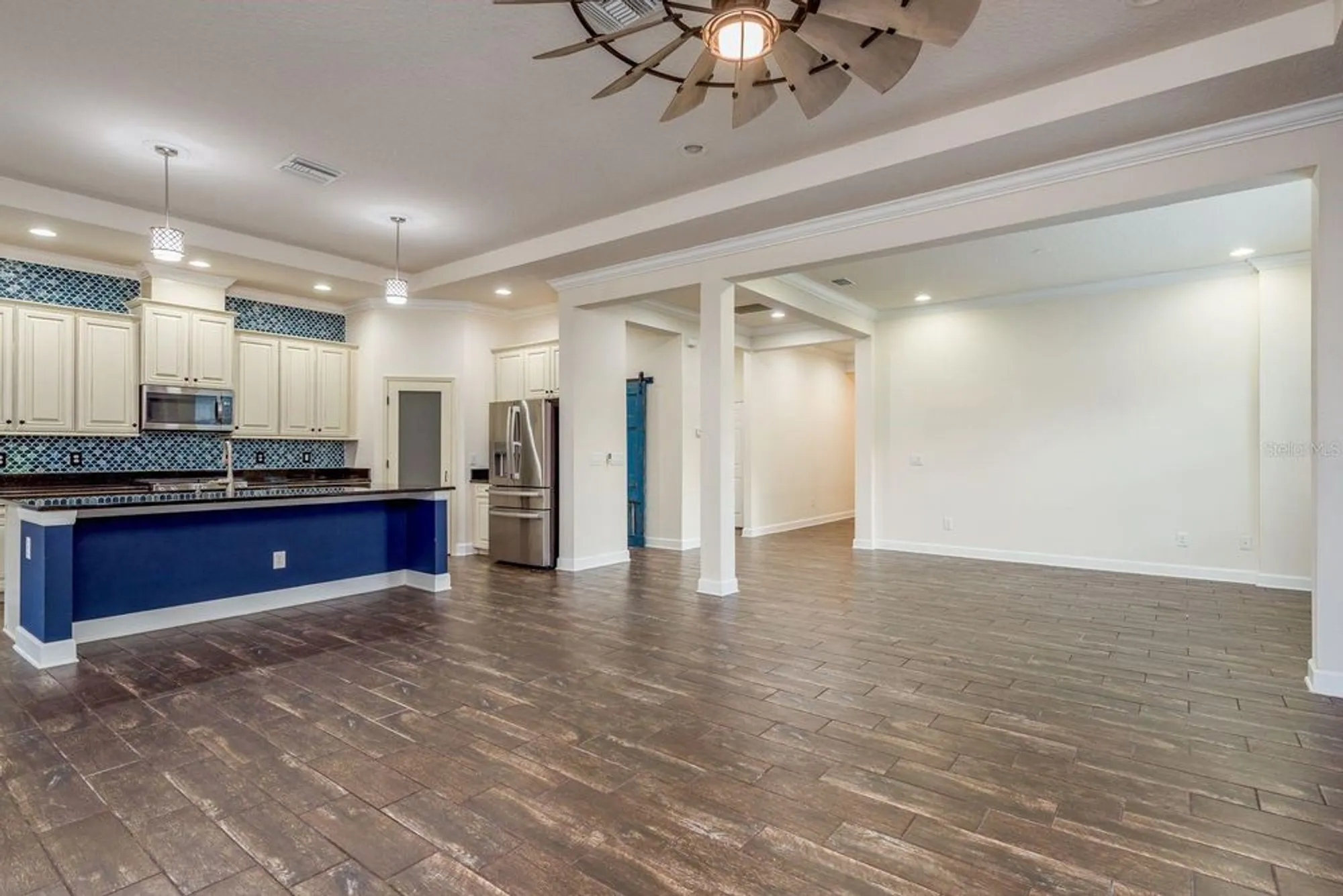 Property Slideshow image 9 of 43 | 5116 coastal scene dr, Apollo Beach, FL, 33572