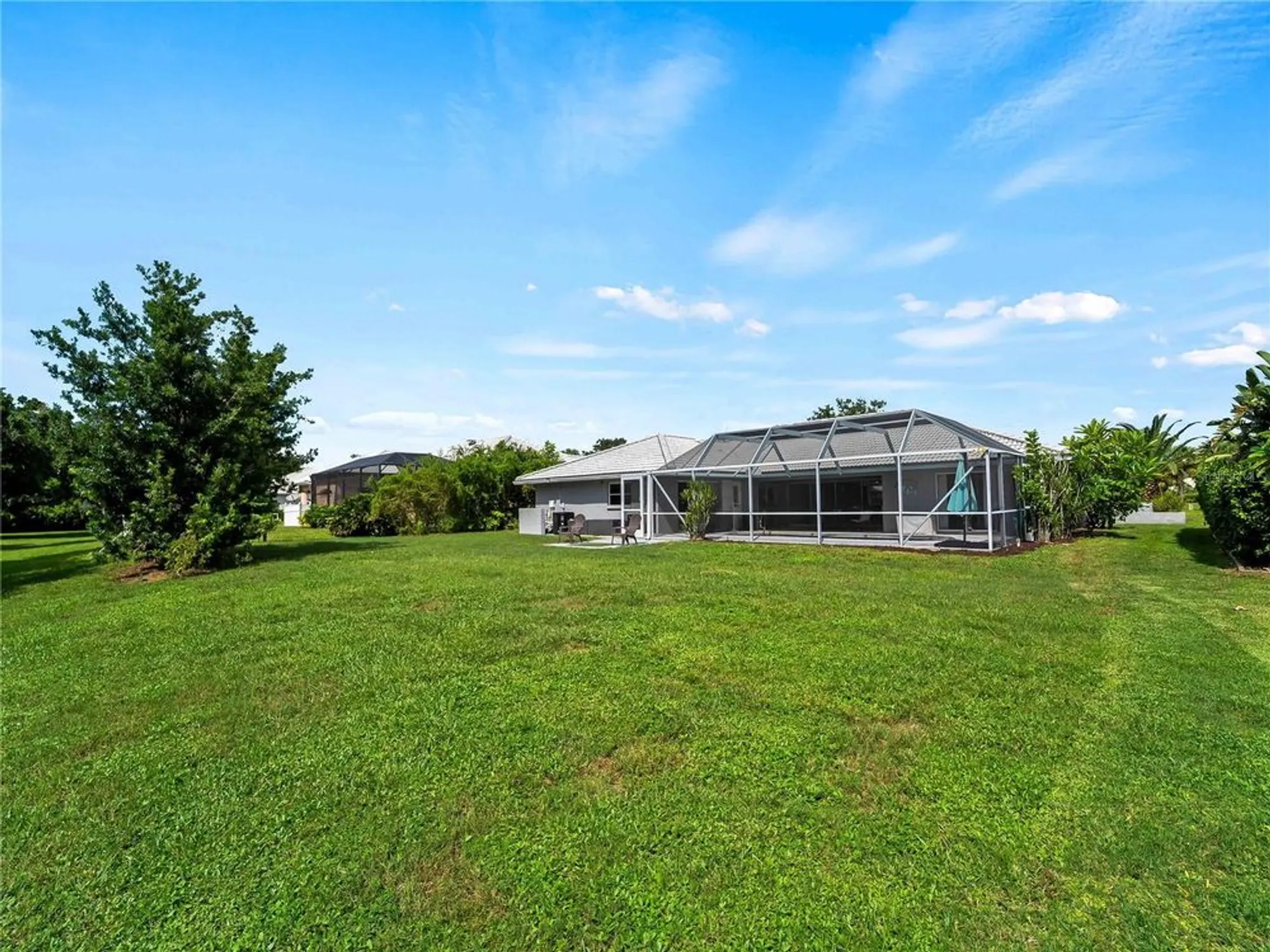 Property Slideshow image 19 of 61 | 523 warwick dr, Venice, FL, 34293