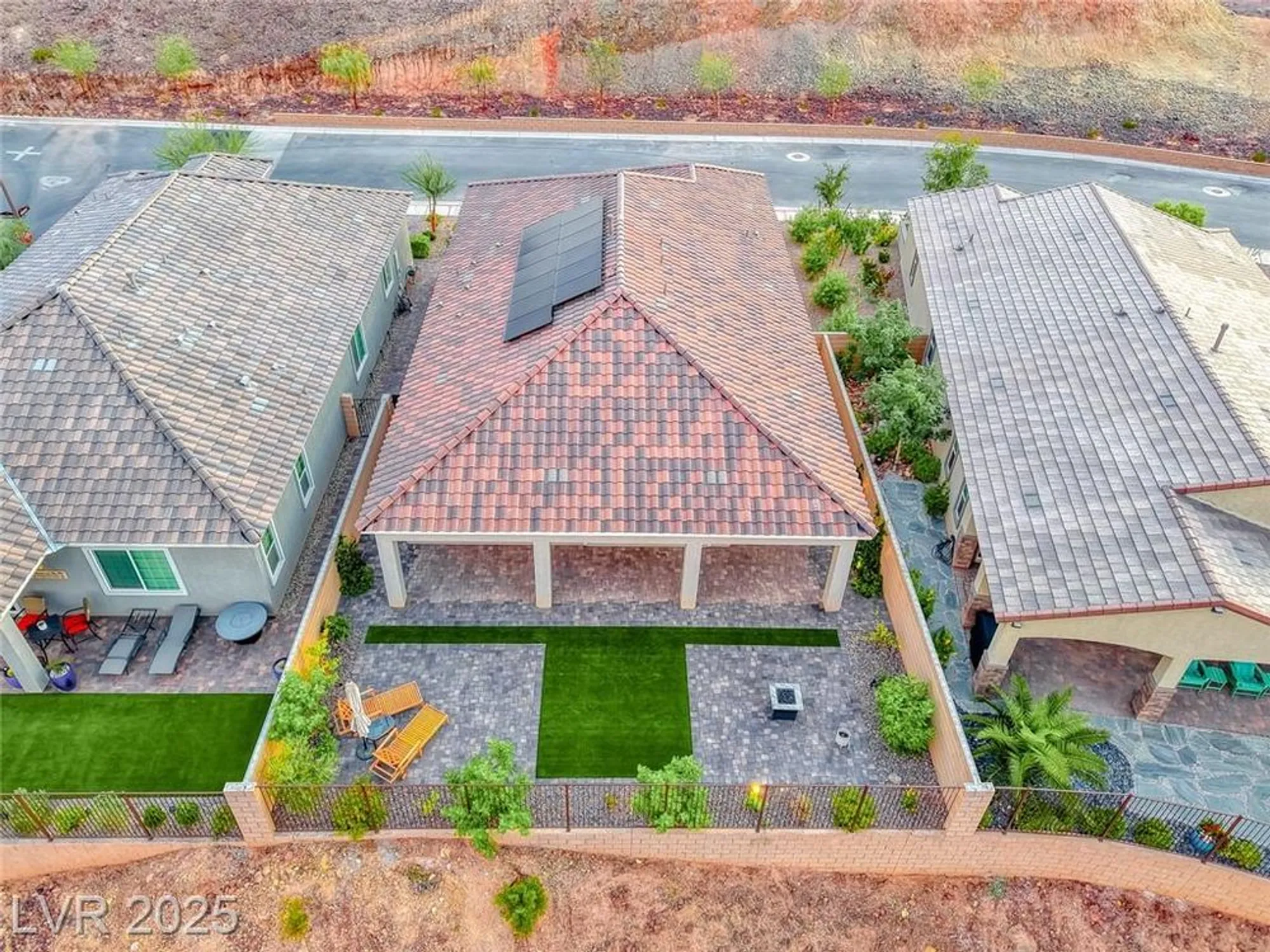 Property Slideshow image 9 of 78 | 32 tatahatso point st, Henderson, NV, 89011