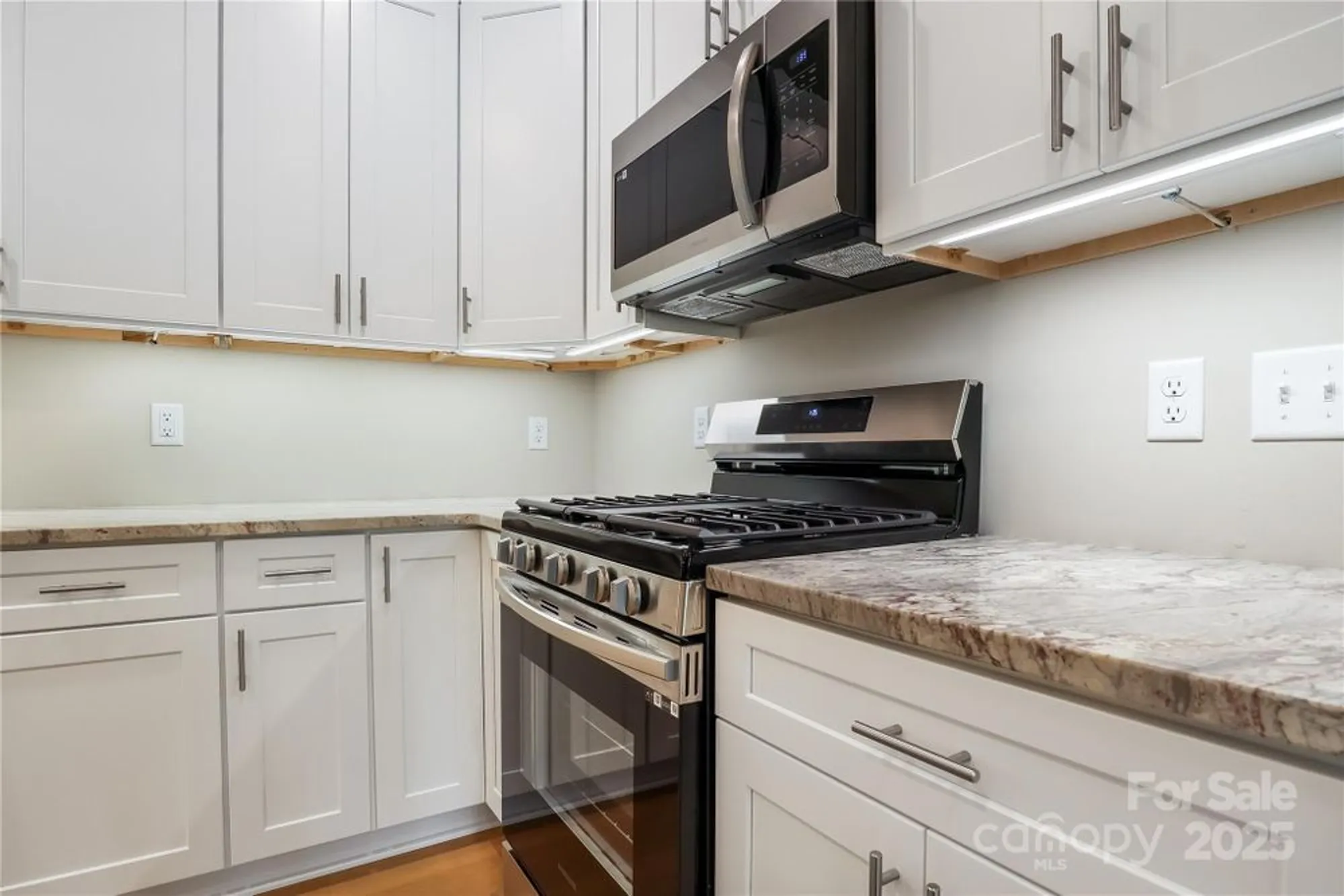 Property Slideshow image 6 of 47 | 48 creekside view dr, Asheville, NC, 28804