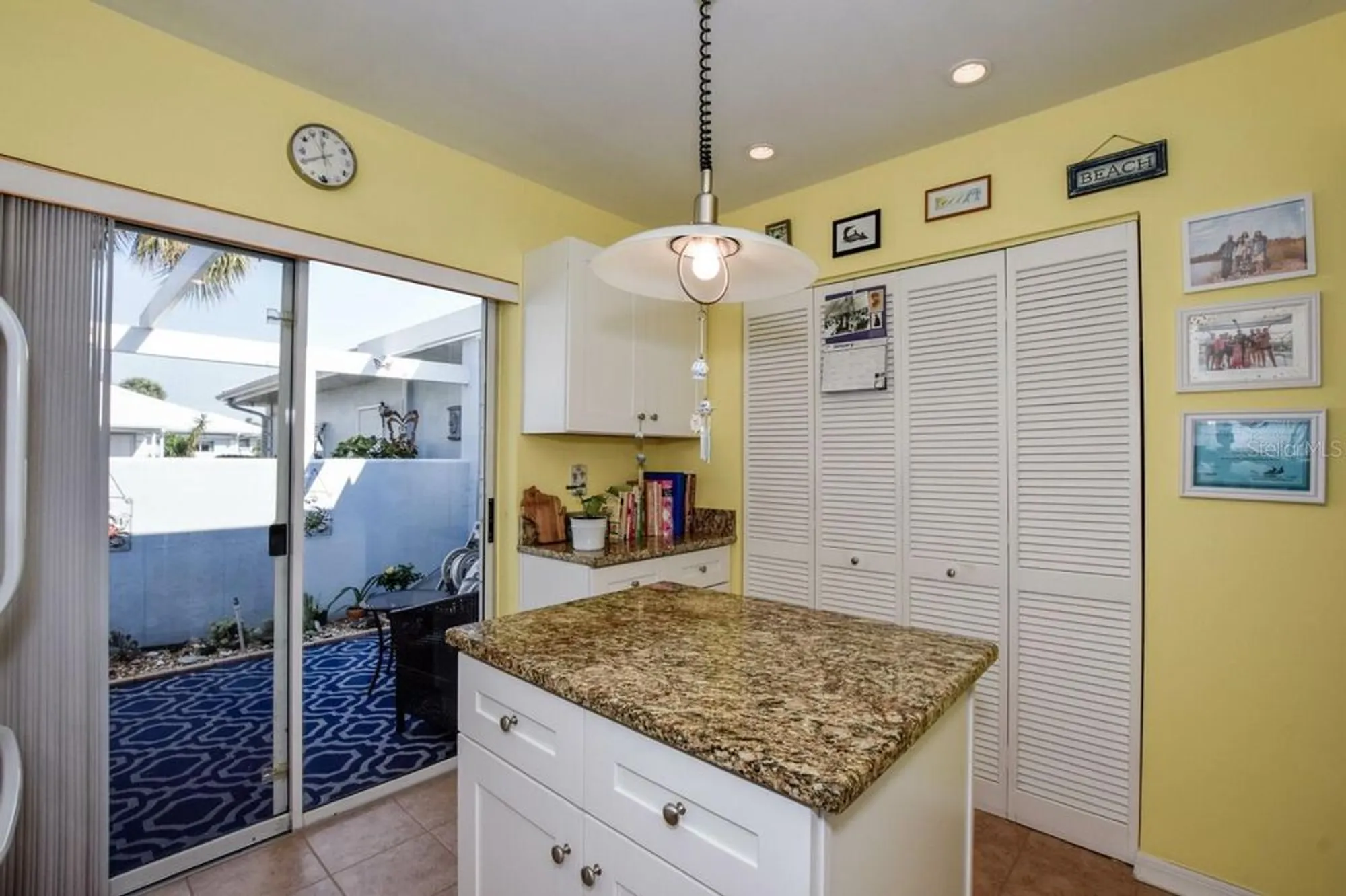 Property Slideshow image 11 of 59 | 450 wexford cir 106, Venice, FL, 34293