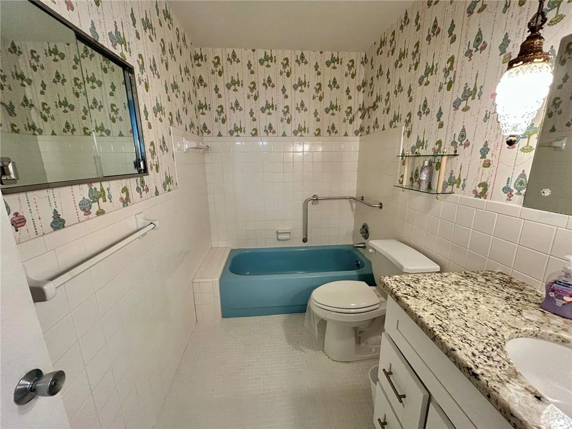 Property Slideshow image 32 of 54 | 2070 world parkway blvd apt 36, Clearwater, FL, 33763