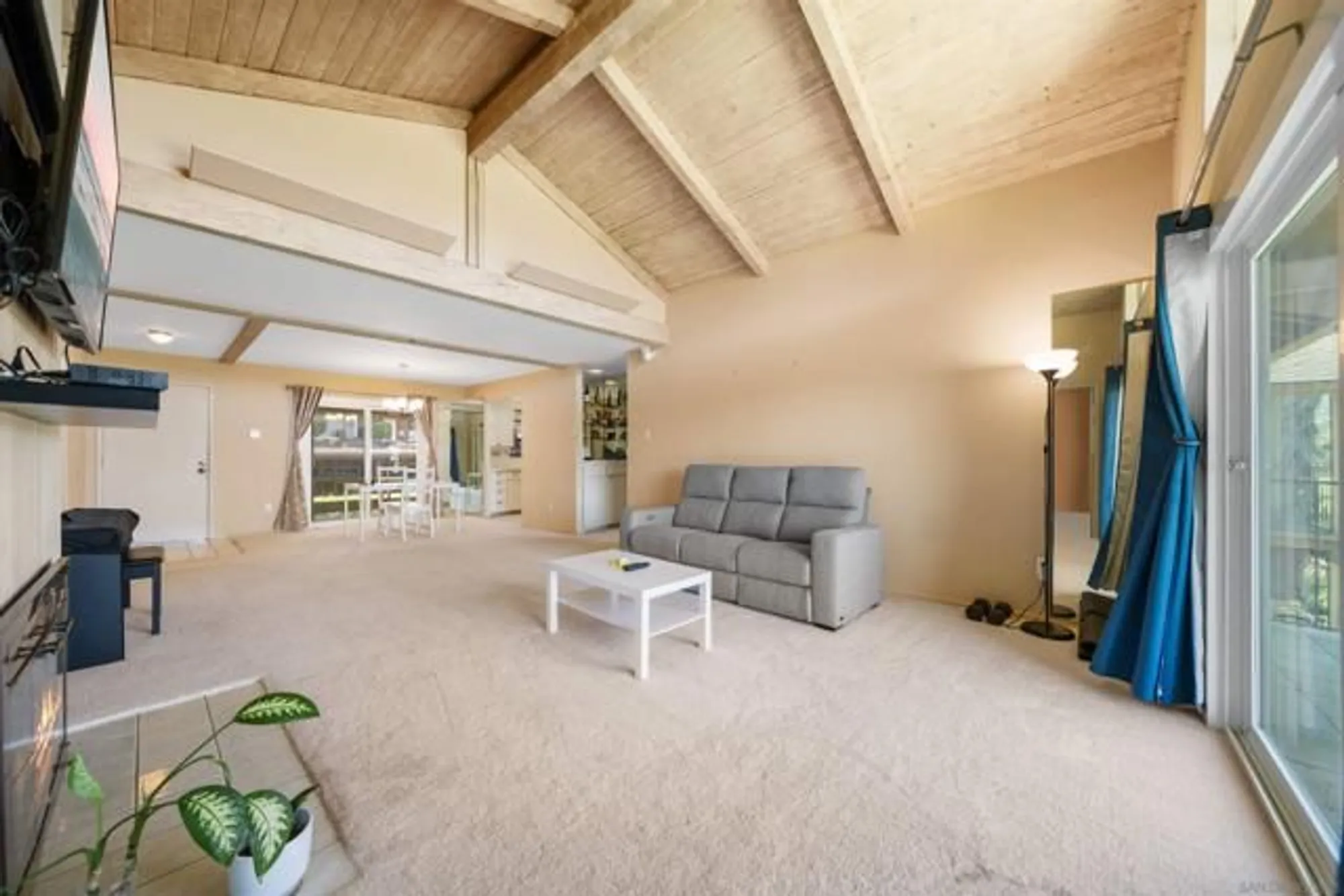 Property Slideshow image 11 of 50 | 1940 fairway circle dr, San Marcos, CA, 92078