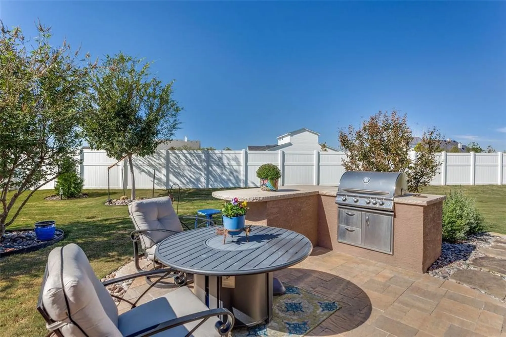 Property Slideshow image 29 of 36 | 9900 silver rock way, Denton, TX, 76207