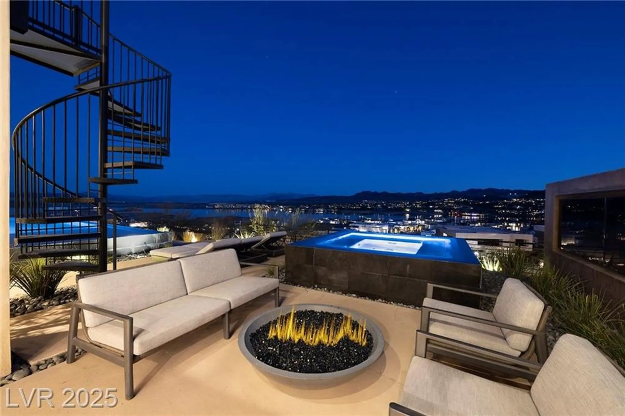 Property Slideshow image 29 of 70 | 32 highland cove ln, Henderson, NV, 89011