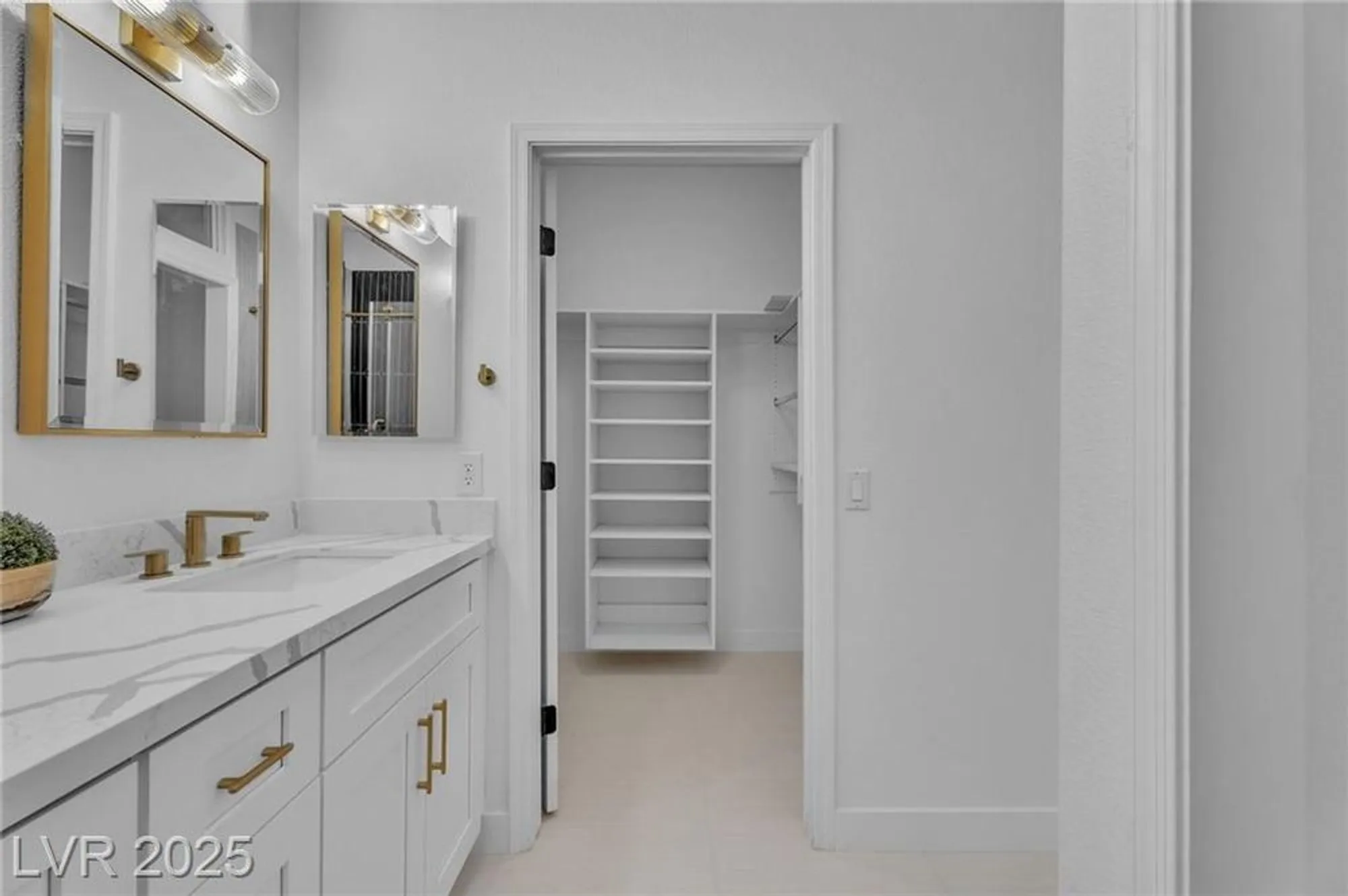 Property Slideshow image 21 of 35 | 2652 youngdale dr, Las Vegas, NV, 89134