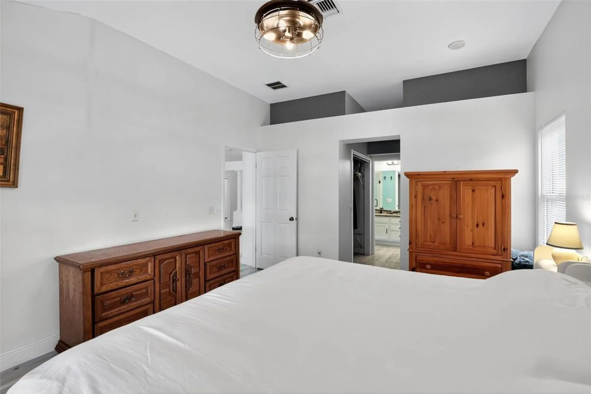 Property Slideshow image 20 of 32 | 411 del mar dr, Lady Lake, FL, 32159