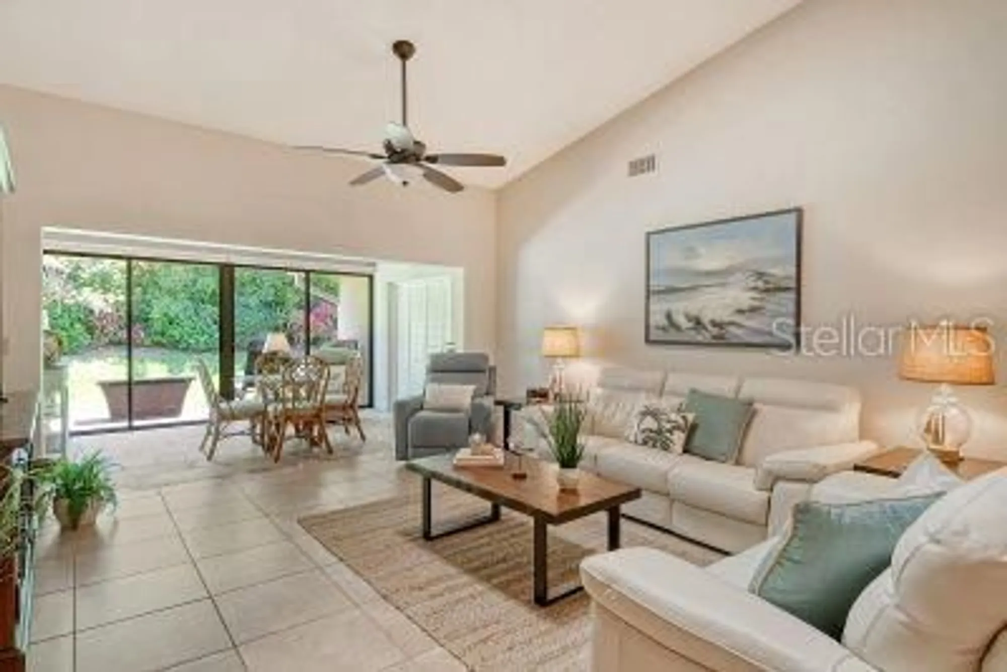 Property Slideshow image 9 of 28 | 3954 wilshire cir e # 165, Sarasota, FL, 34238