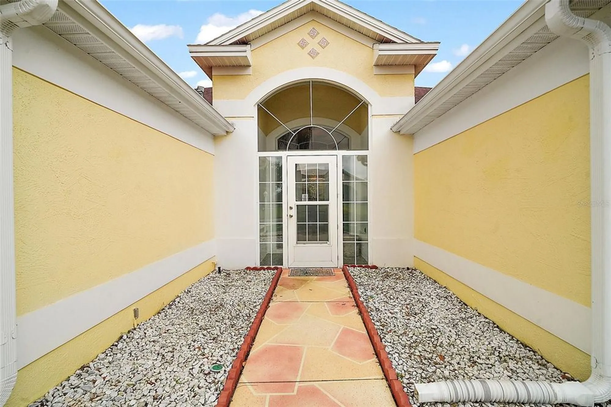 Property Slideshow image 4 of 38 | 1738 augustine dr, The Villages, FL, 32159