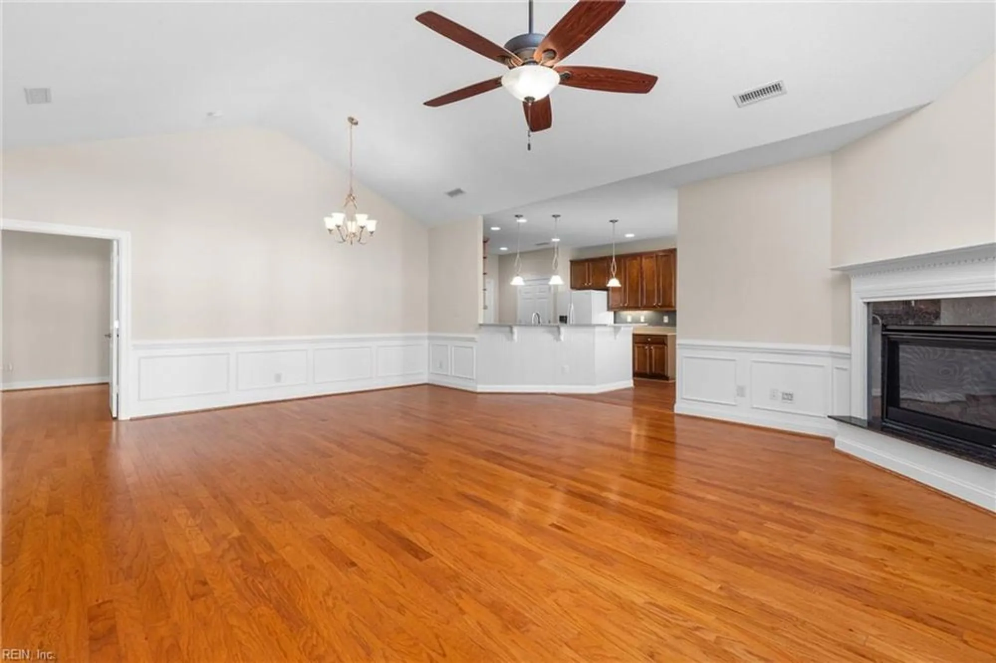 Property Slideshow image 4 of 39 | 1413 thistlewood ln # 54, Chesapeake, VA, 23320