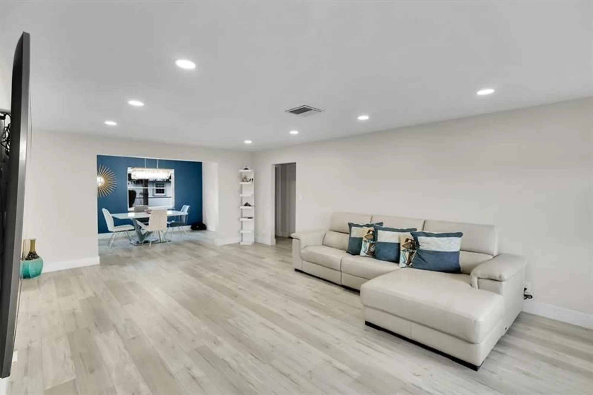 Property Slideshow image 5 of 31 | 1904 sw 17th ave, Boynton Beach, FL, 33426