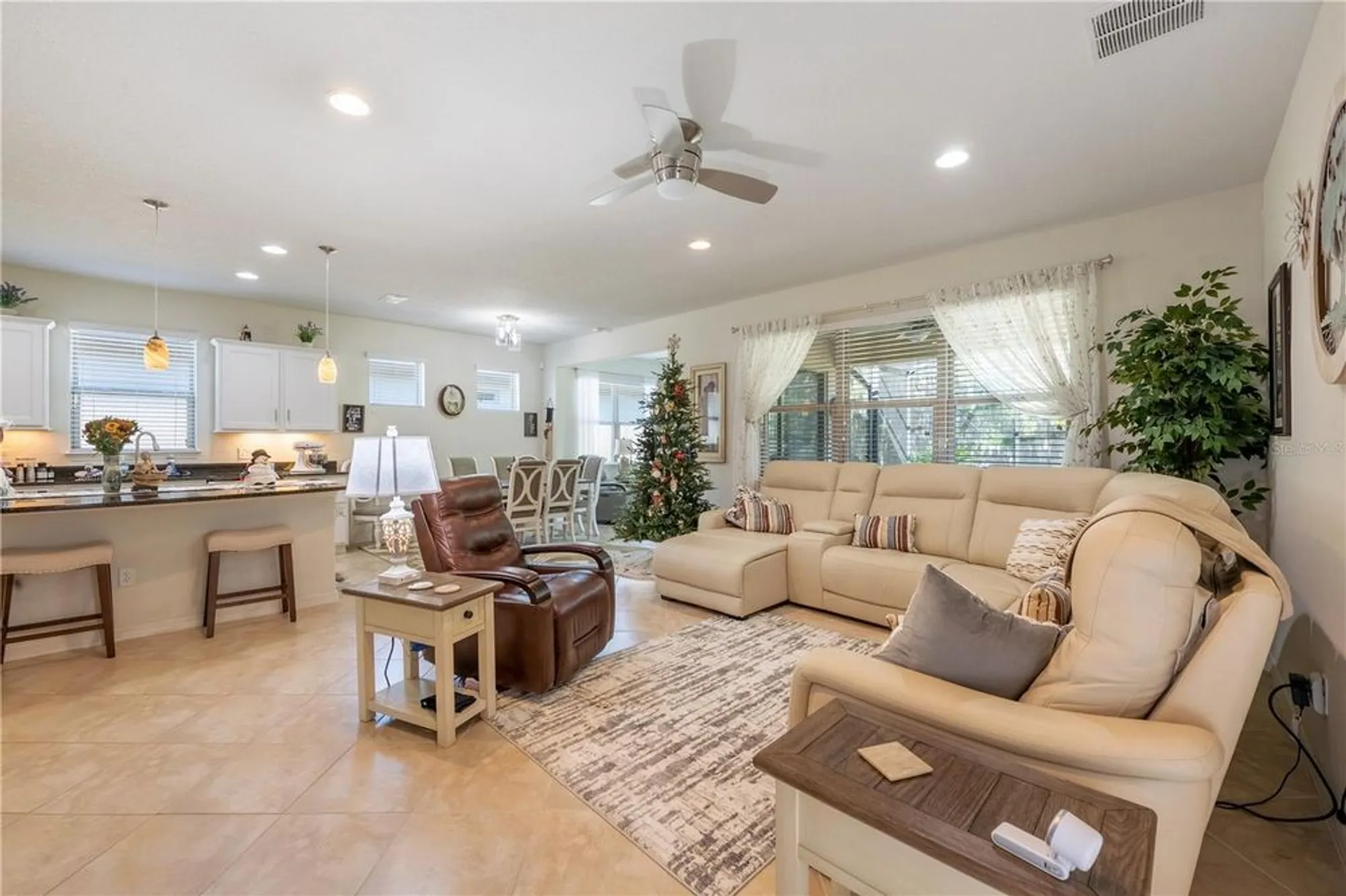 Property Slideshow image 10 of 32 | 372 toldedo rd, Davenport, FL, 33837